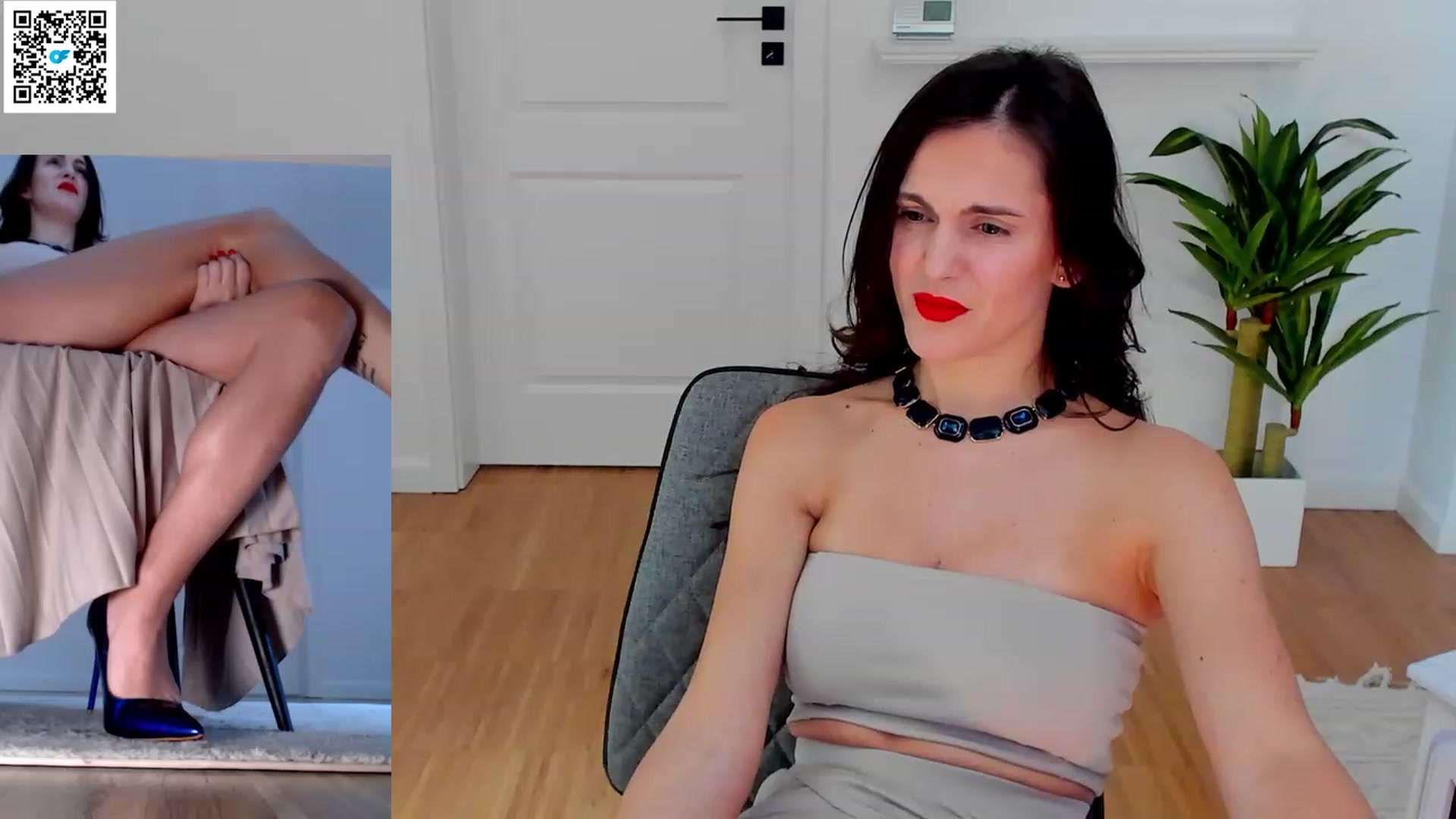 Gallery image thumbnail from Helle__'s myfreecams stream on, 03/08/2023, 11:25 image 13 of 20