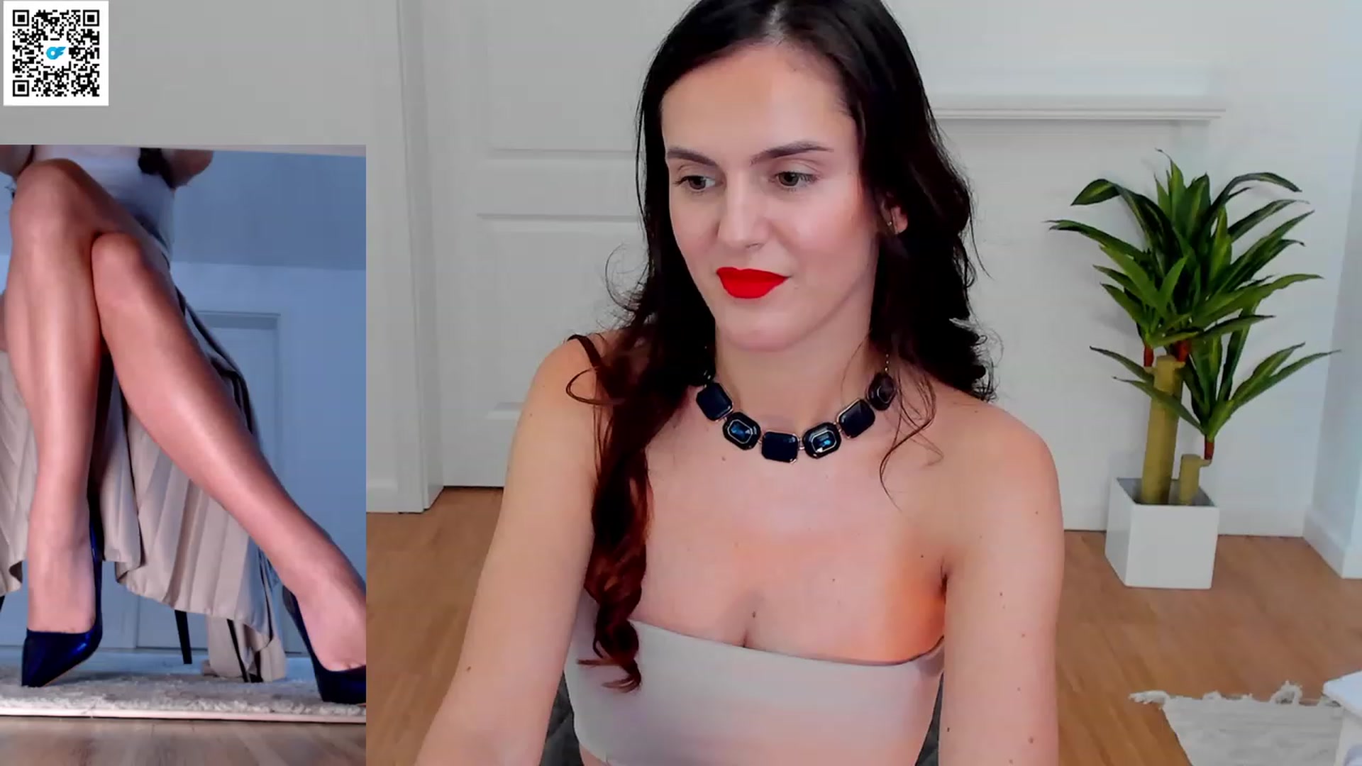 Gallery image thumbnail from Helle__'s myfreecams stream on, 03/08/2023, 11:47 image 13 of 20