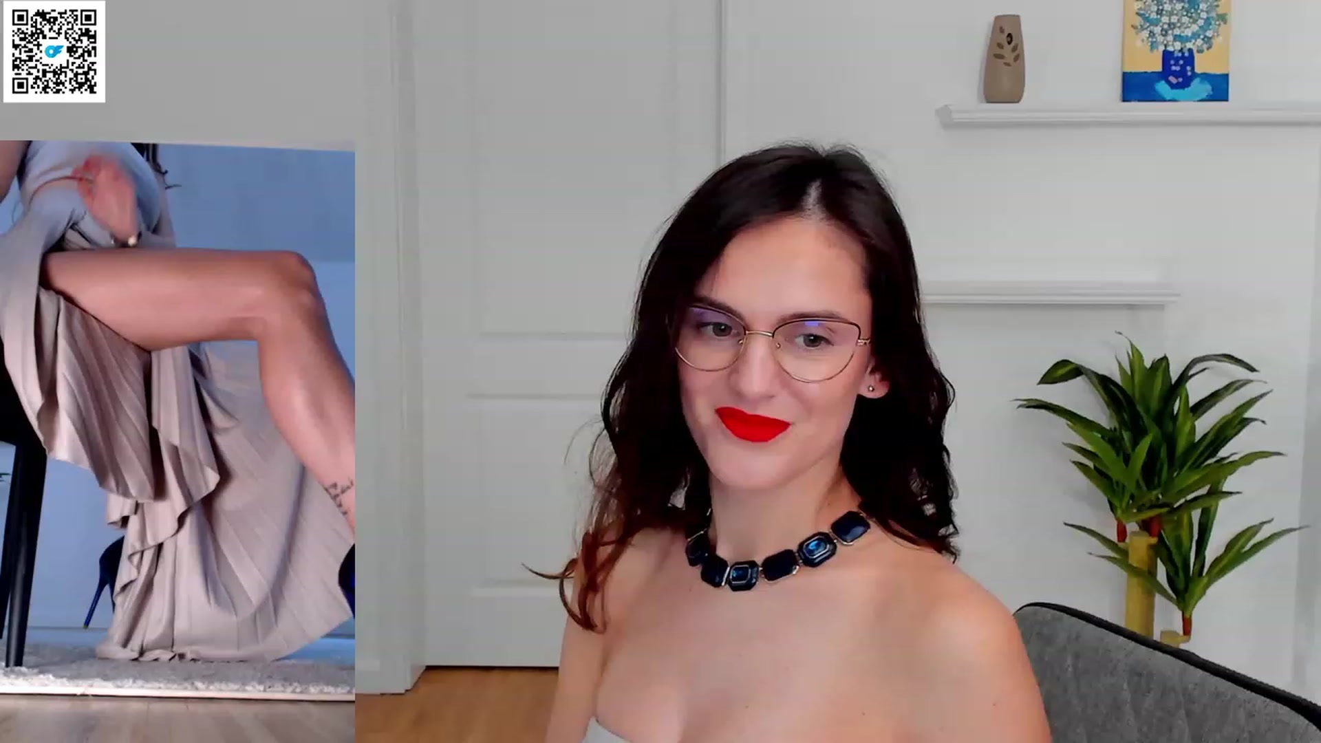 Gallery image thumbnail from Helle__'s myfreecams stream on, 03/08/2023, 13:38 image 17 of 20