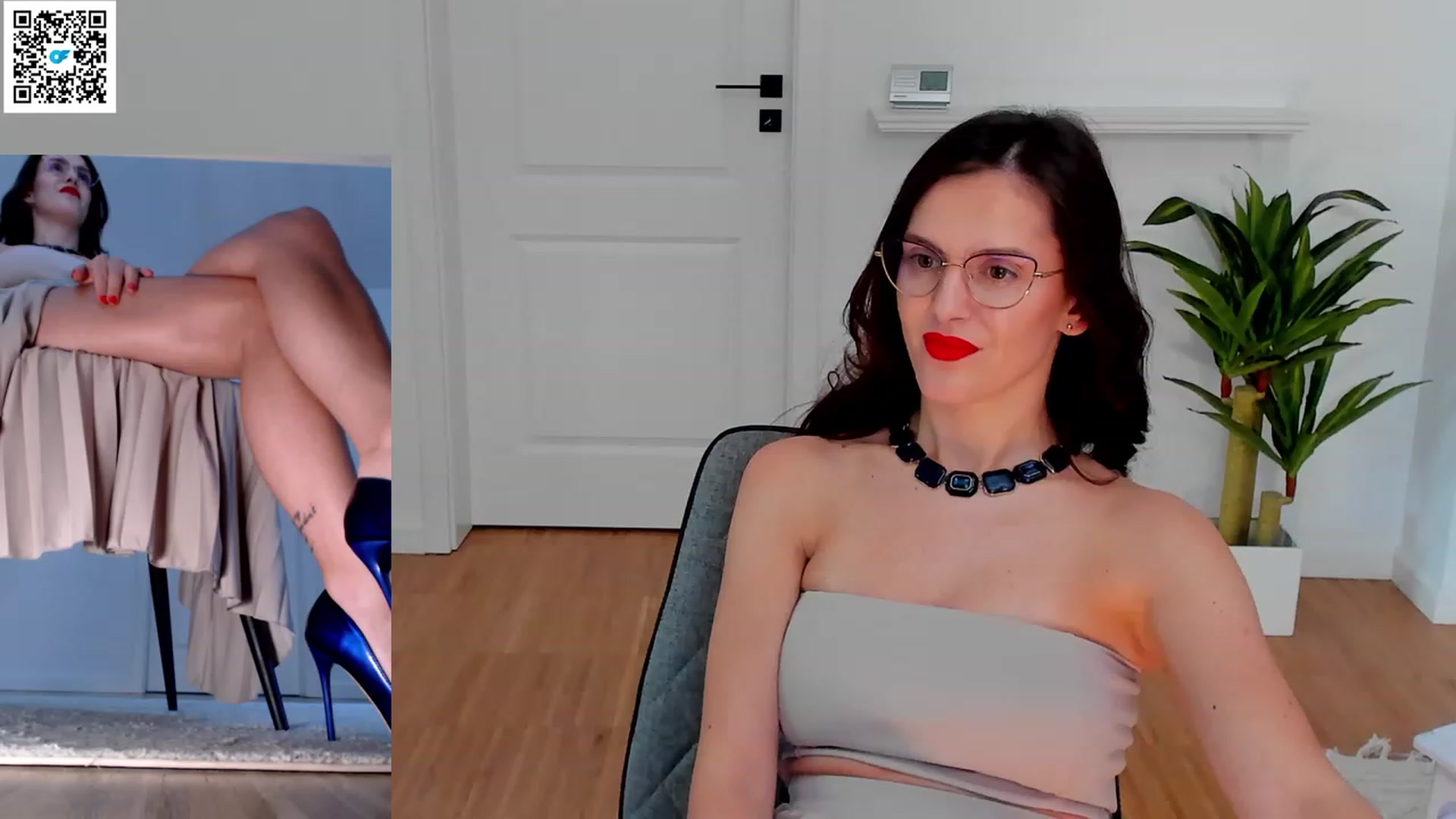 Gallery image thumbnail from Helle__'s myfreecams stream on, 03/08/2023, 13:38 image 5 of 20