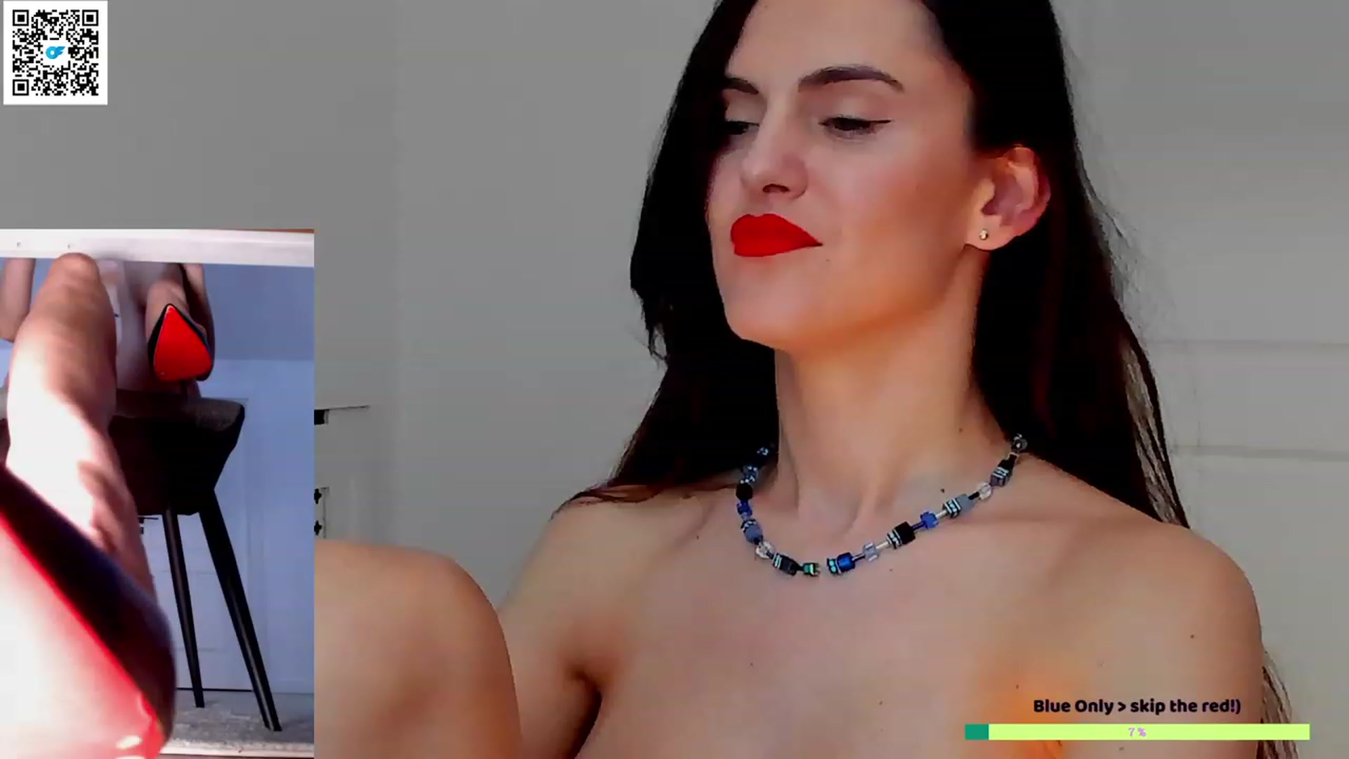 Gallery image thumbnail from Helle__'s myfreecams stream on, 03/11/2023, 21:44 image 5 of 20