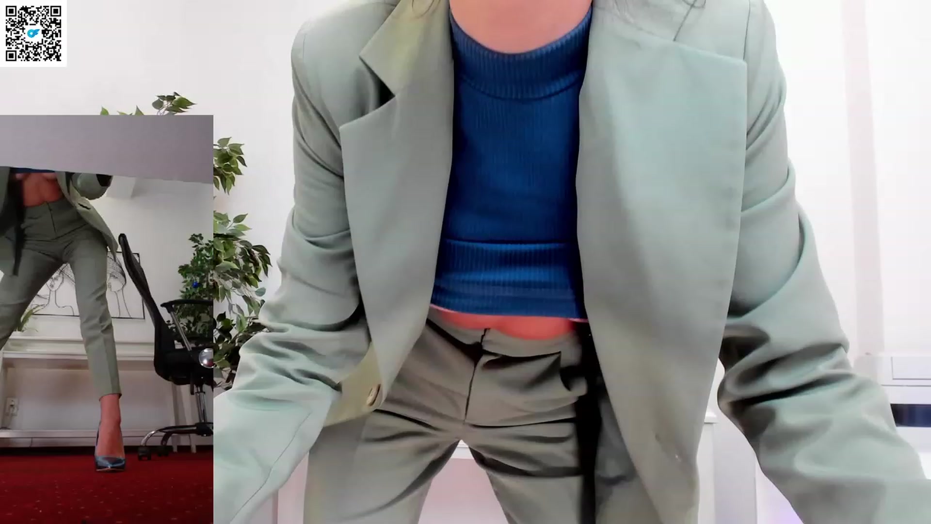 Gallery image thumbnail from Helle__'s myfreecams stream on, 03/17/2023, 12:20 image 2 of 20