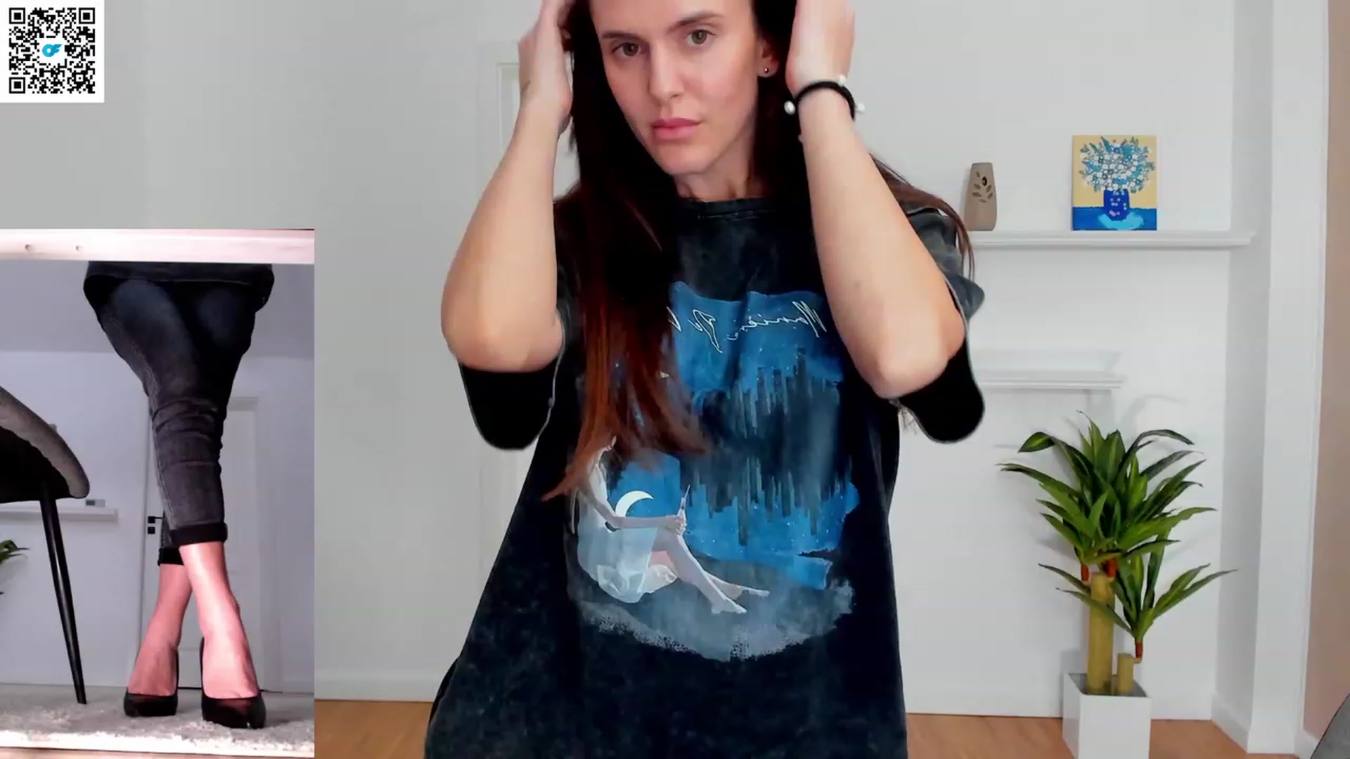 Gallery image thumbnail from Helle__'s myfreecams stream on, 03/18/2023, 22:46 image 13 of 20