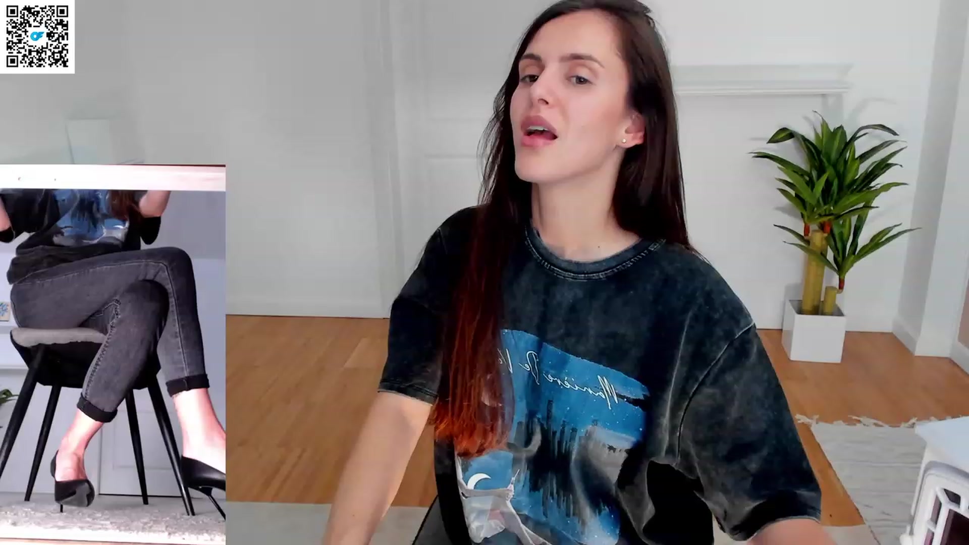 Gallery image thumbnail from Helle__'s myfreecams stream on, 03/18/2023, 22:46 image 3 of 20