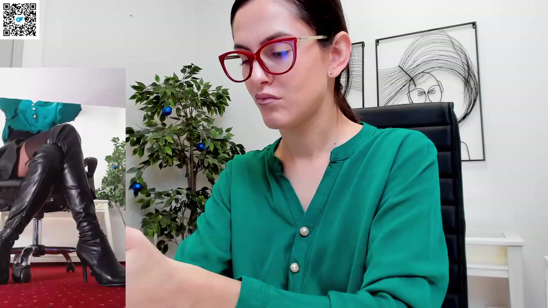 Gallery image thumbnail from Helle__'s myfreecams stream on, 03/20/2023, 09:49 image 2 of 20
