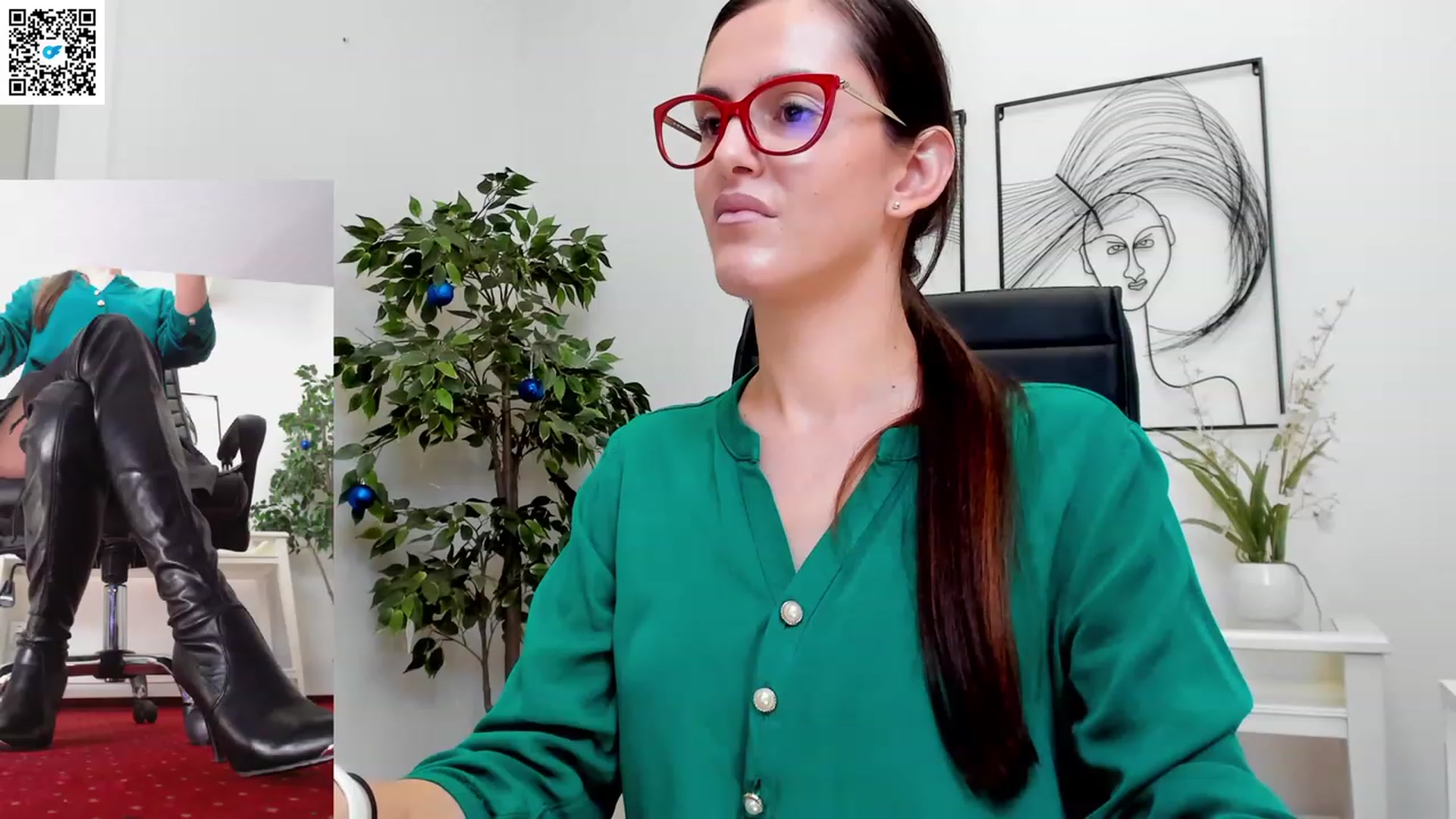 Gallery image thumbnail from Helle__'s myfreecams stream on, 03/20/2023, 09:49 image 13 of 20