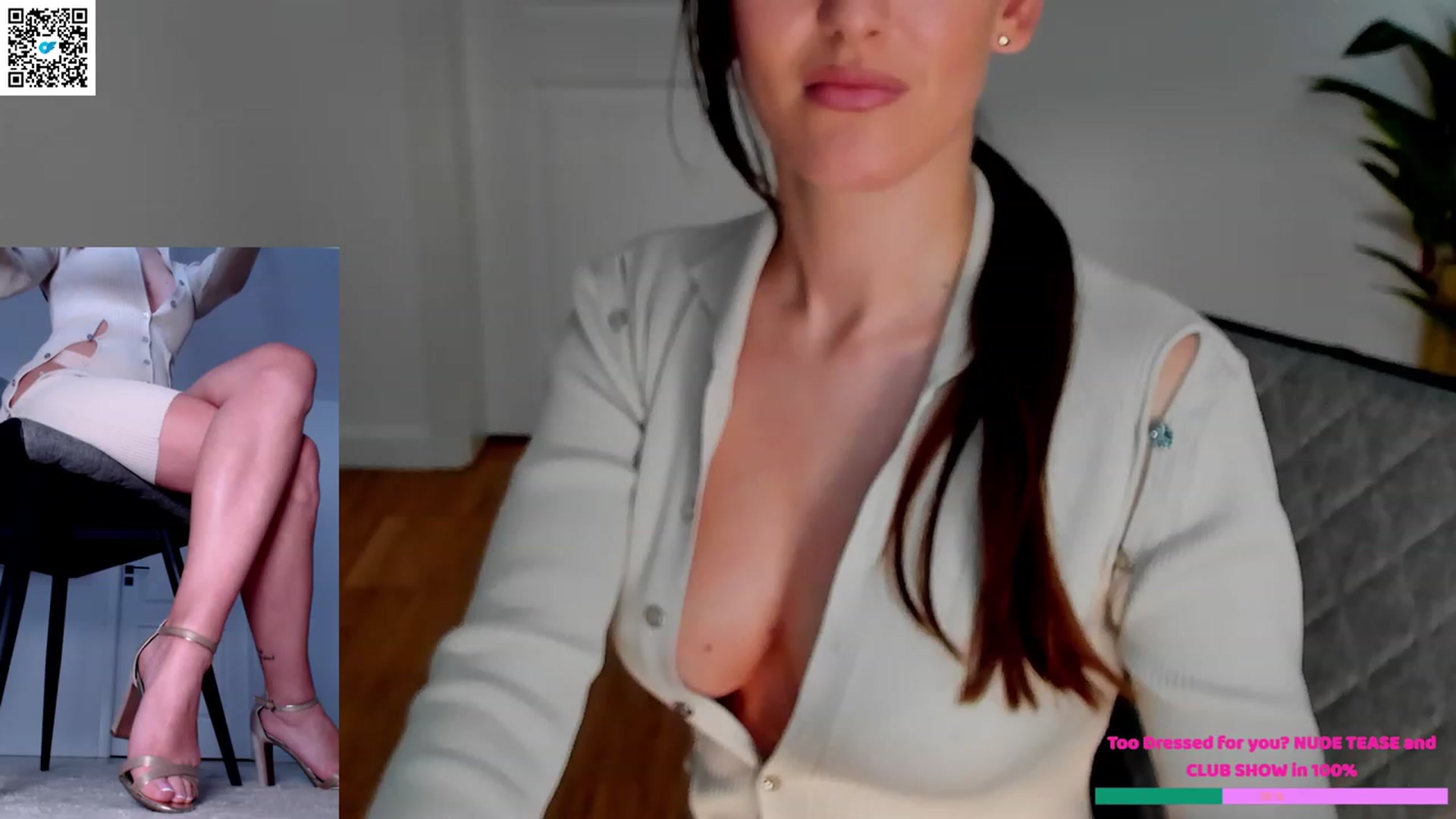 Gallery image thumbnail from Helle__'s myfreecams stream on, 04/01/2023, 19:44 image 16 of 20