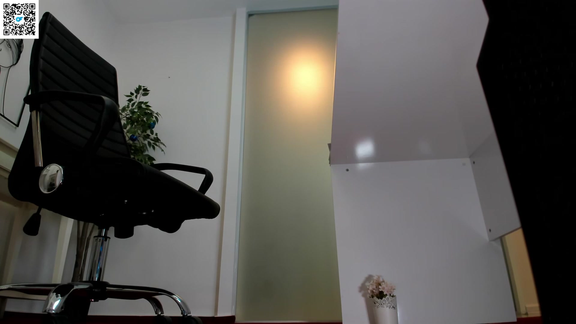 Gallery image thumbnail from Helle__'s myfreecams stream on, 04/06/2023, 08:13 image 10 of 20