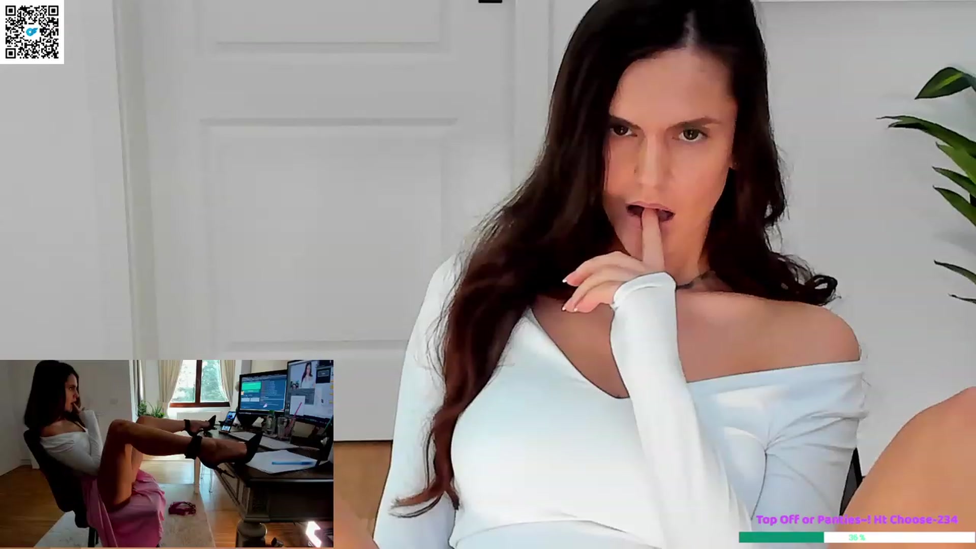 Gallery image thumbnail from Helle__'s myfreecams stream on, 04/07/2023, 11:33 image 6 of 20