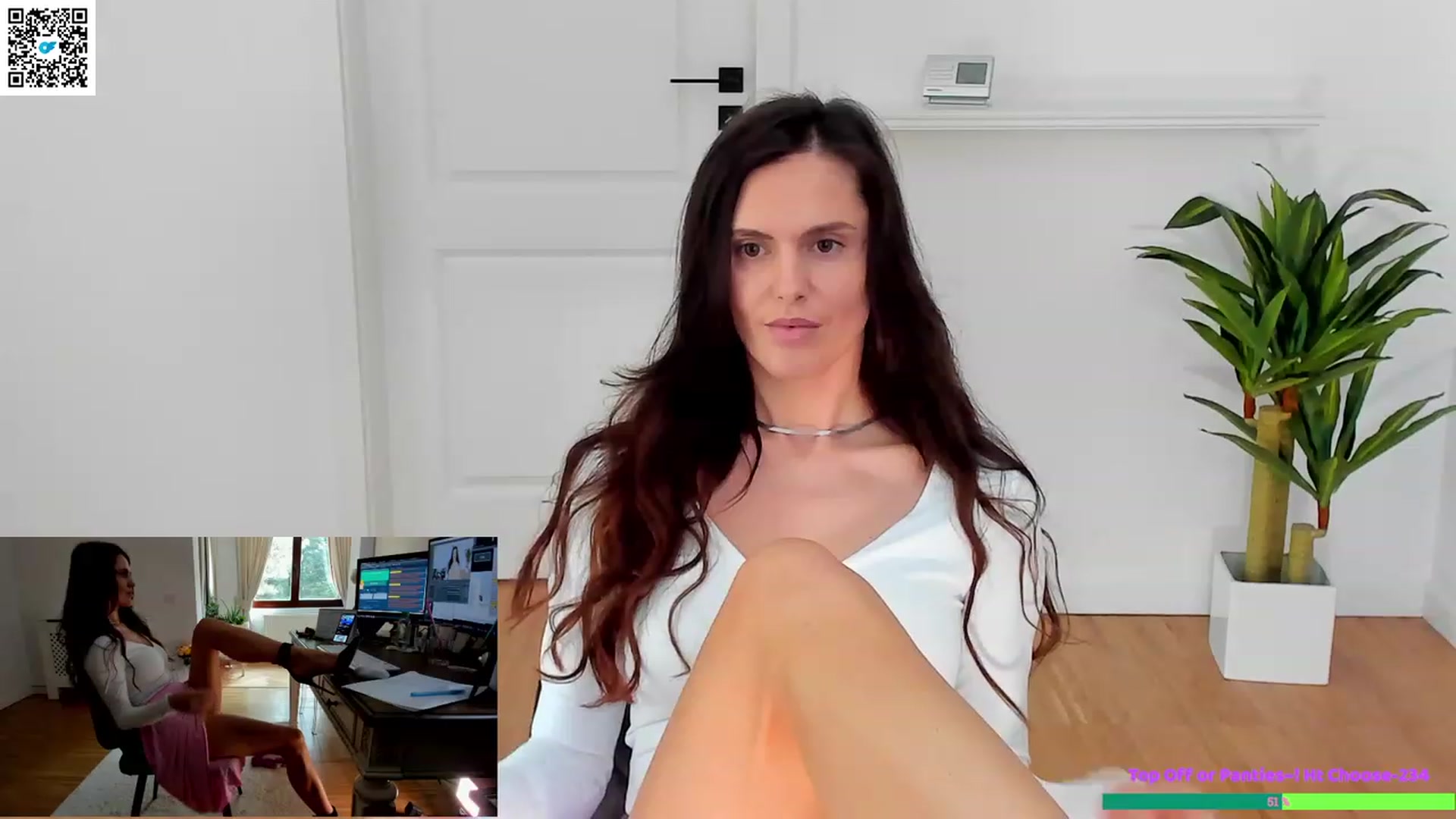 Gallery image thumbnail from Helle__'s myfreecams stream on, 04/07/2023, 11:33 image 7 of 20