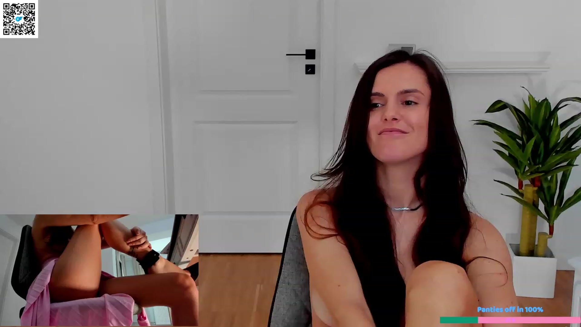 Gallery image thumbnail from Helle__'s myfreecams stream on, 04/07/2023, 11:33 image 14 of 20