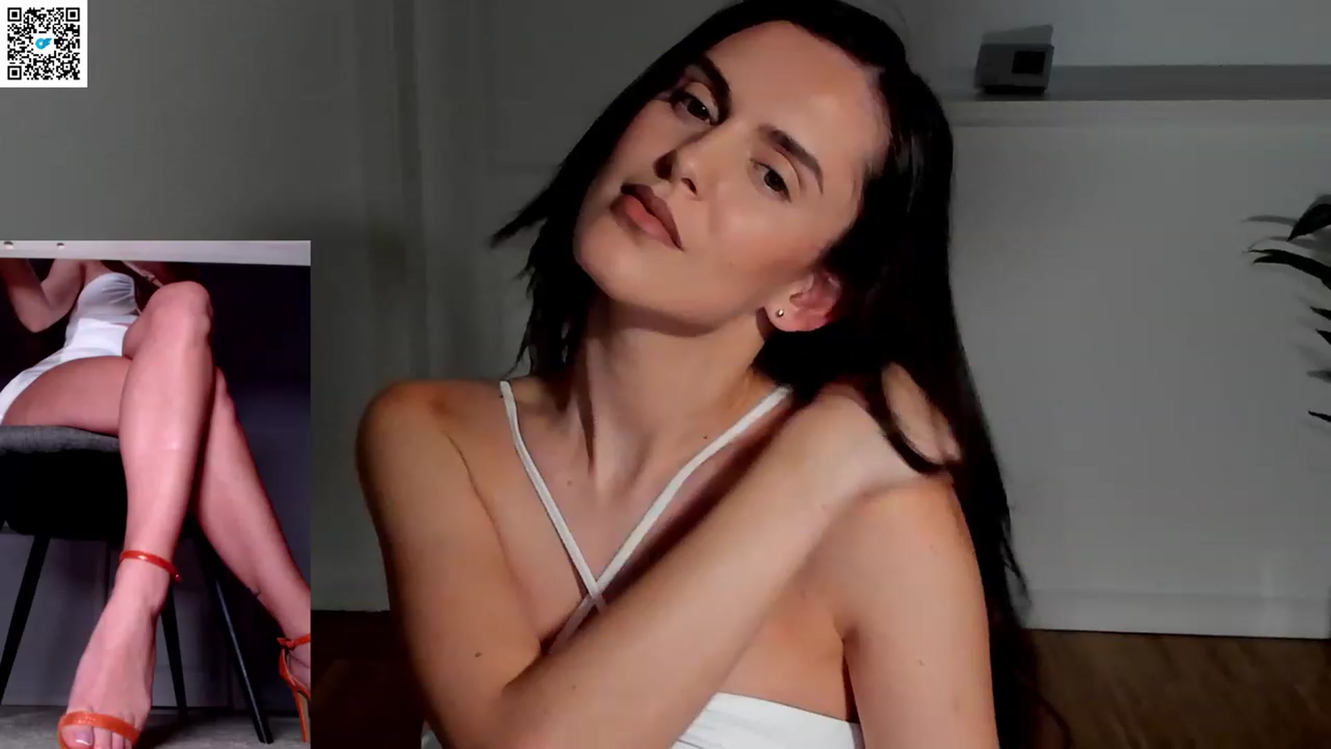 Gallery image thumbnail from Helle__'s myfreecams stream on, 04/08/2023, 20:23 image 3 of 20