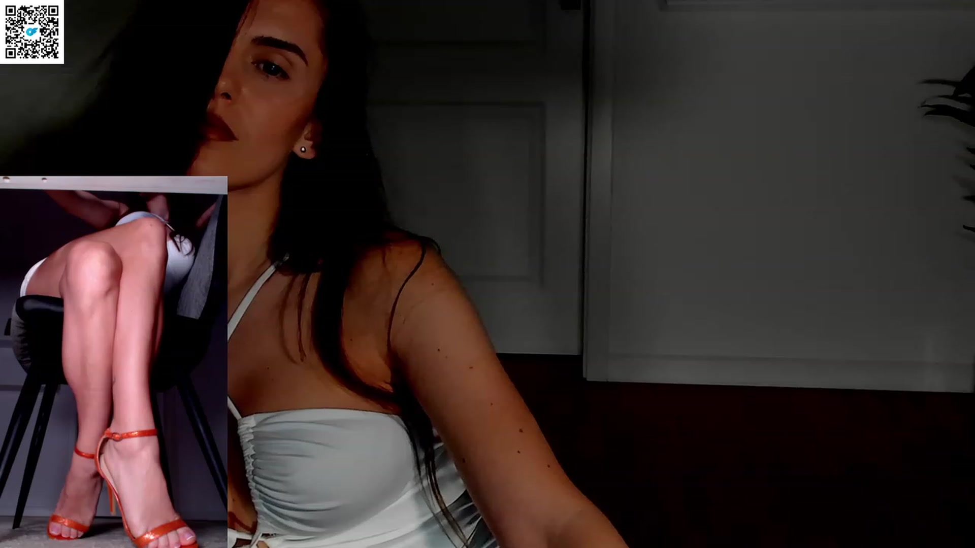 Gallery image thumbnail from Helle__'s myfreecams stream on, 04/08/2023, 20:23 image 5 of 20