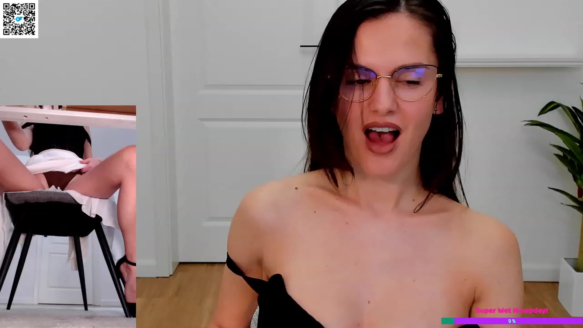 Gallery image thumbnail from Helle__'s myfreecams stream on, 04/12/2023, 13:25 image 3 of 20
