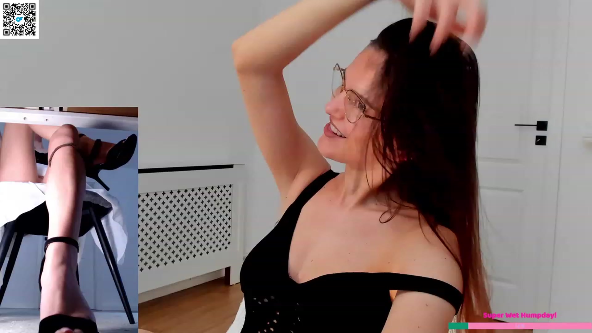 Gallery image thumbnail from Helle__'s myfreecams stream on, 04/12/2023, 13:25 image 8 of 20