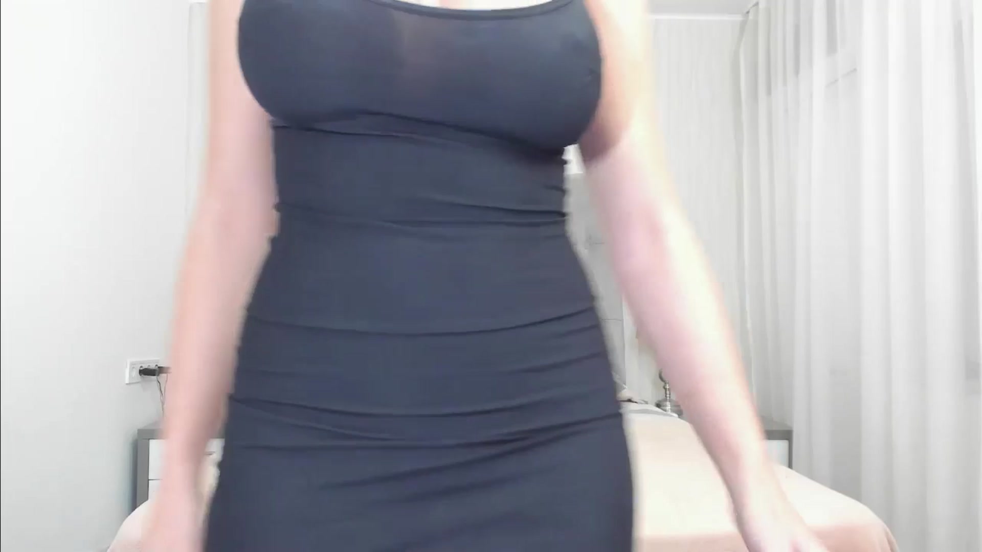 Gallery image thumbnail from HellenDream's myfreecams stream on, 03/06/2025, 19:21 image 4 of 20