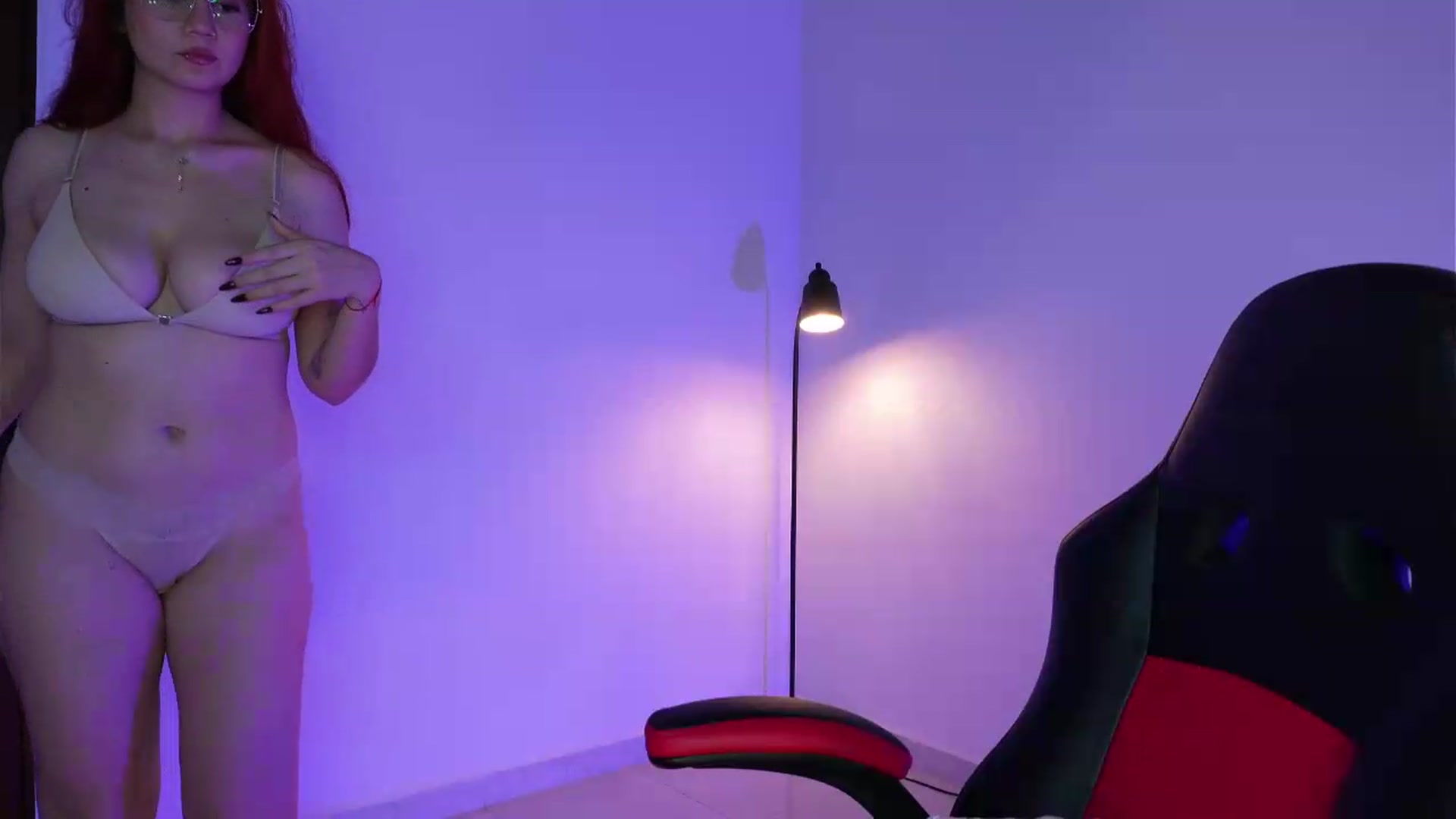 Gallery image thumbnail from Hellena_1's myfreecams stream on, 07/24/2026, 24:54 image 8 of 20