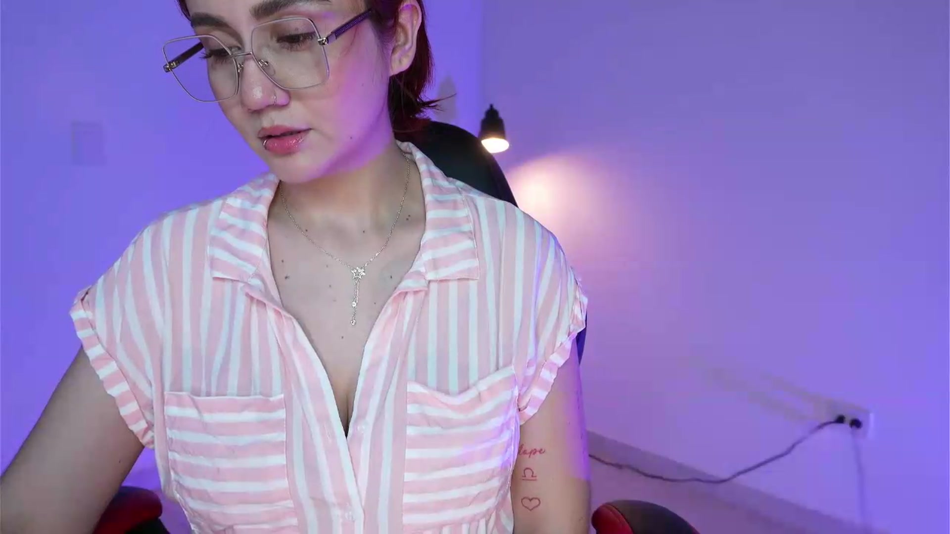 Gallery image thumbnail from Hellena_1's myfreecams stream on, 07/24/2026, 24:54 image 18 of 20