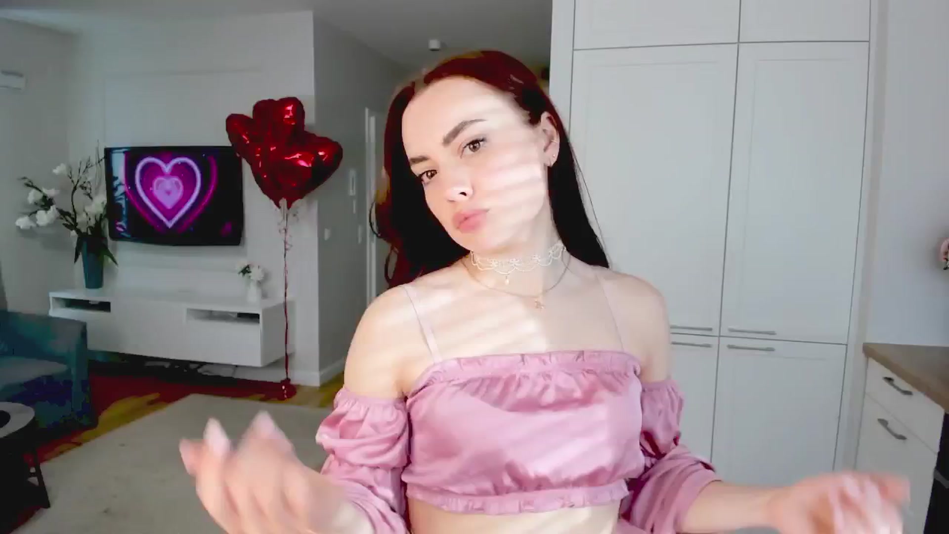 Gallery image thumbnail from Hellenhottie's myfreecams stream on, 11/05/2025, 12:21 image 12 of 20