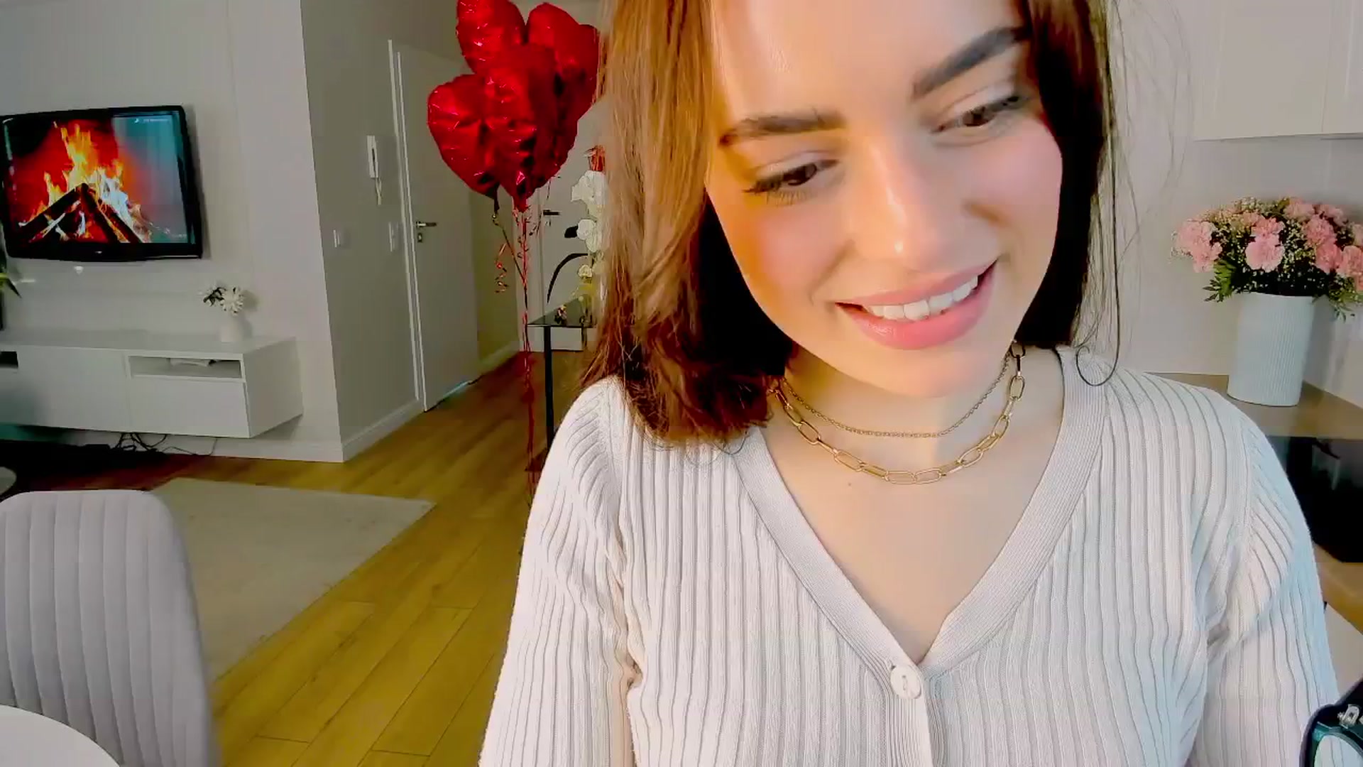 Gallery image thumbnail from Hellenhottie's myfreecams stream on, 11/07/2025, 13:54 image 11 of 20