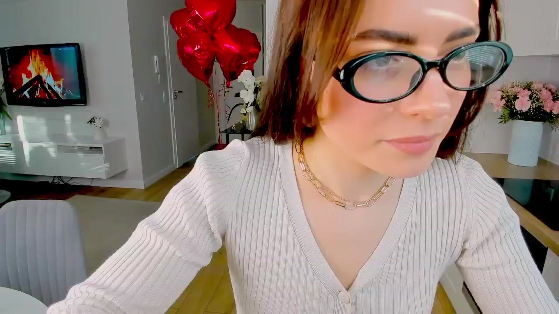 Gallery image thumbnail from Hellenhottie's myfreecams stream on, 11/07/2025, 13:54 image 9 of 20