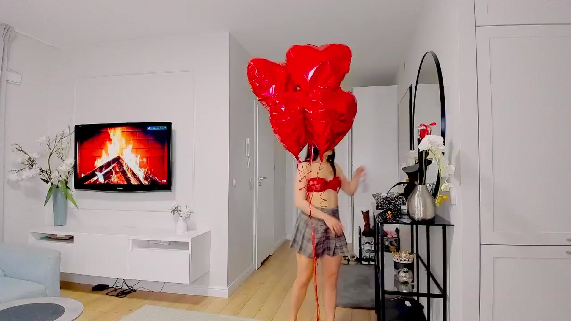 Gallery image thumbnail from Hellenhottie's myfreecams stream on, 11/07/2025, 17:37 image 13 of 20