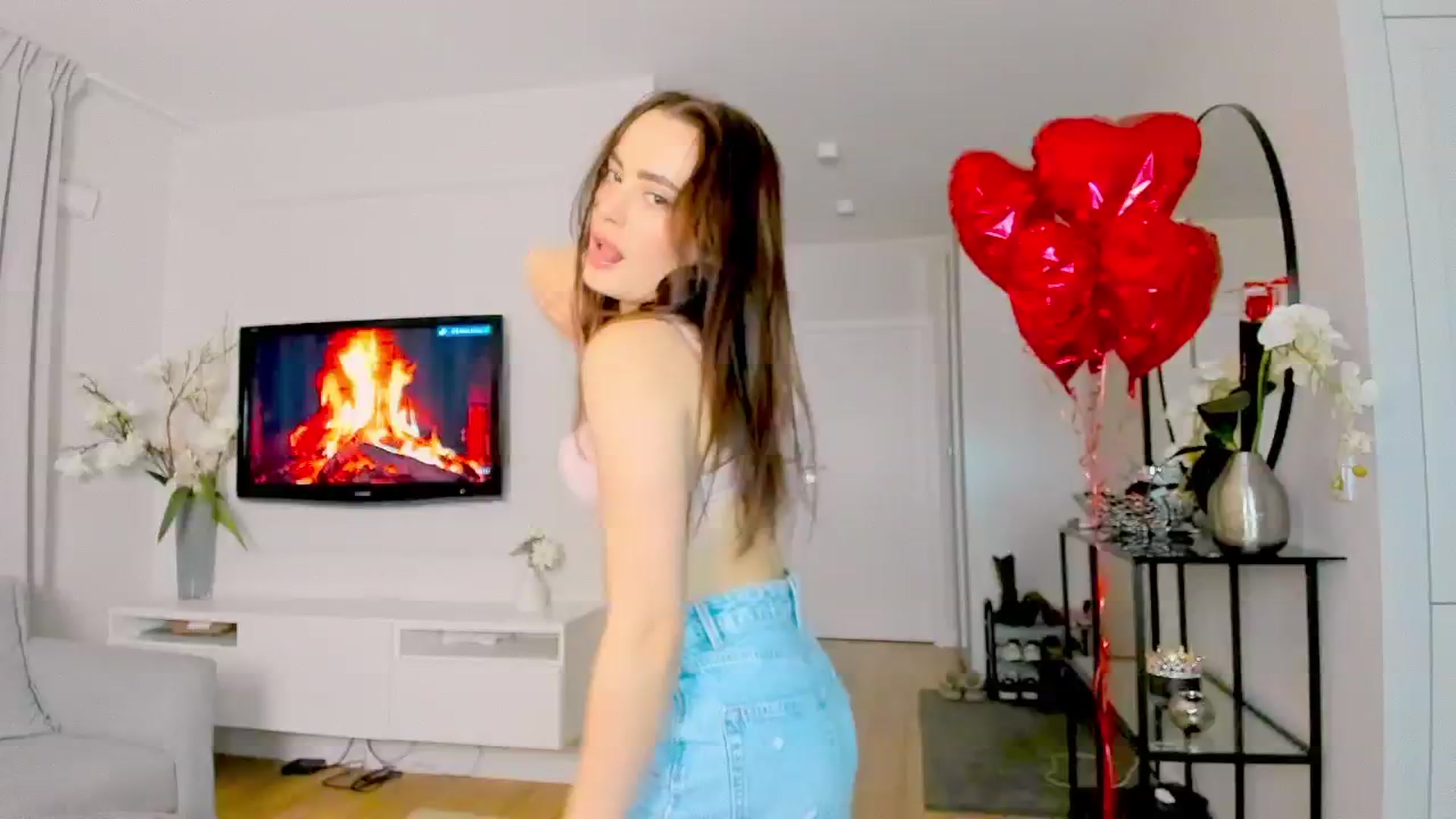 Gallery image thumbnail from Hellenhottie's myfreecams stream on, 11/08/2025, 15:50 image 9 of 20