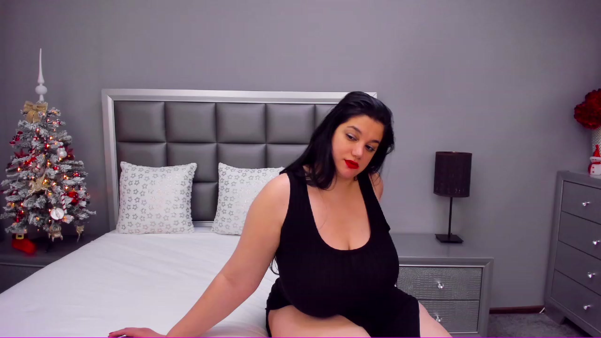 Gallery image thumbnail from HellennSweet1's myfreecams stream on, 12/11/2022, 09:35 image 6 of 20
