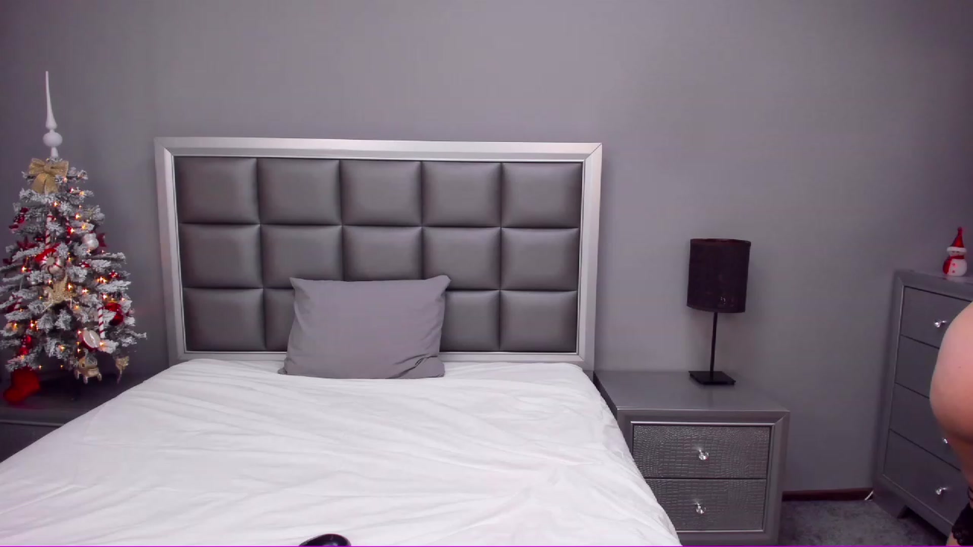 Gallery image thumbnail from HellennSweet1's myfreecams stream on, 12/18/2022, 11:34 image 18 of 20