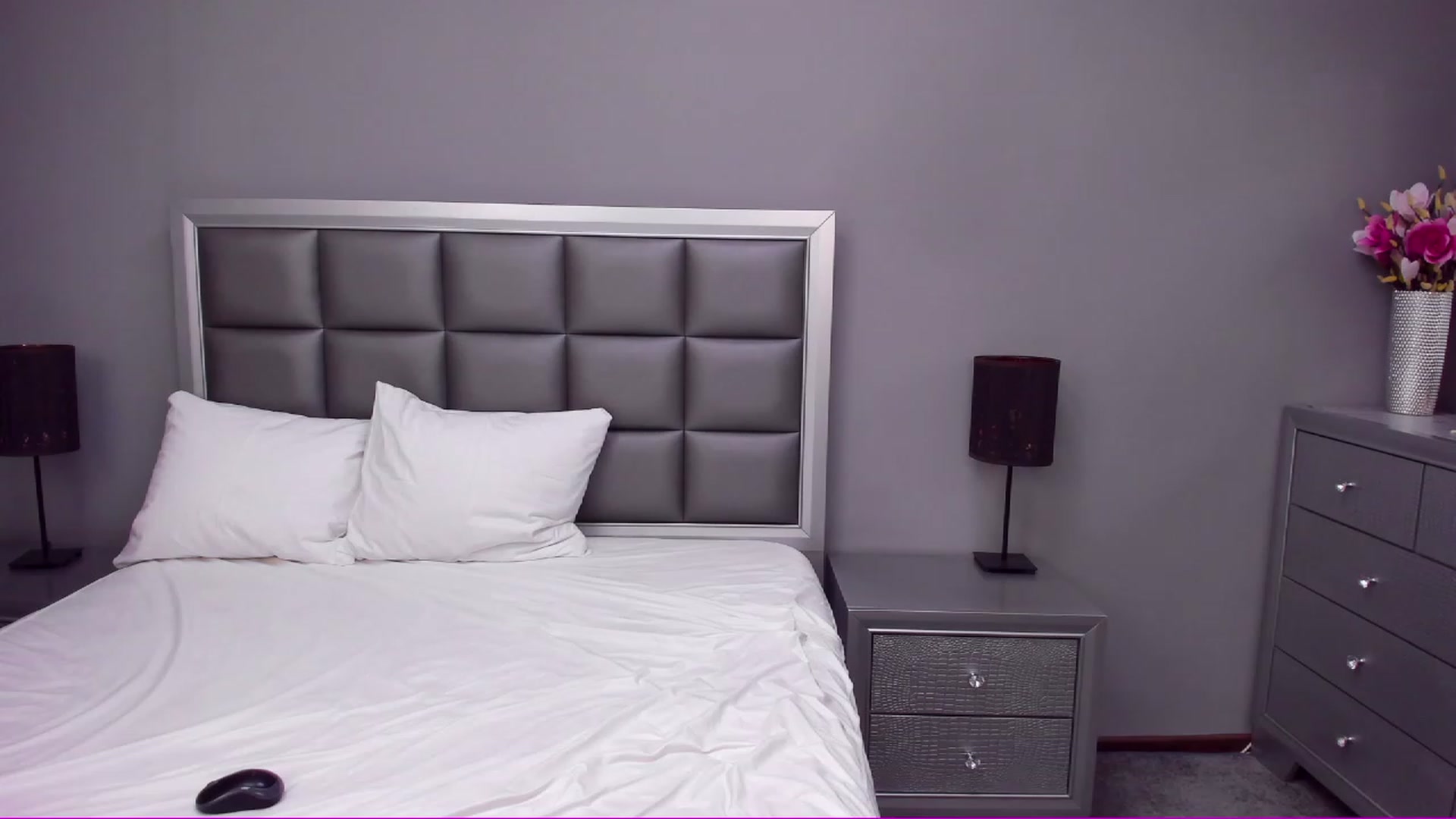 Gallery image thumbnail from HellennSweet1's myfreecams stream on, 02/15/2023, 12:35 image 18 of 20