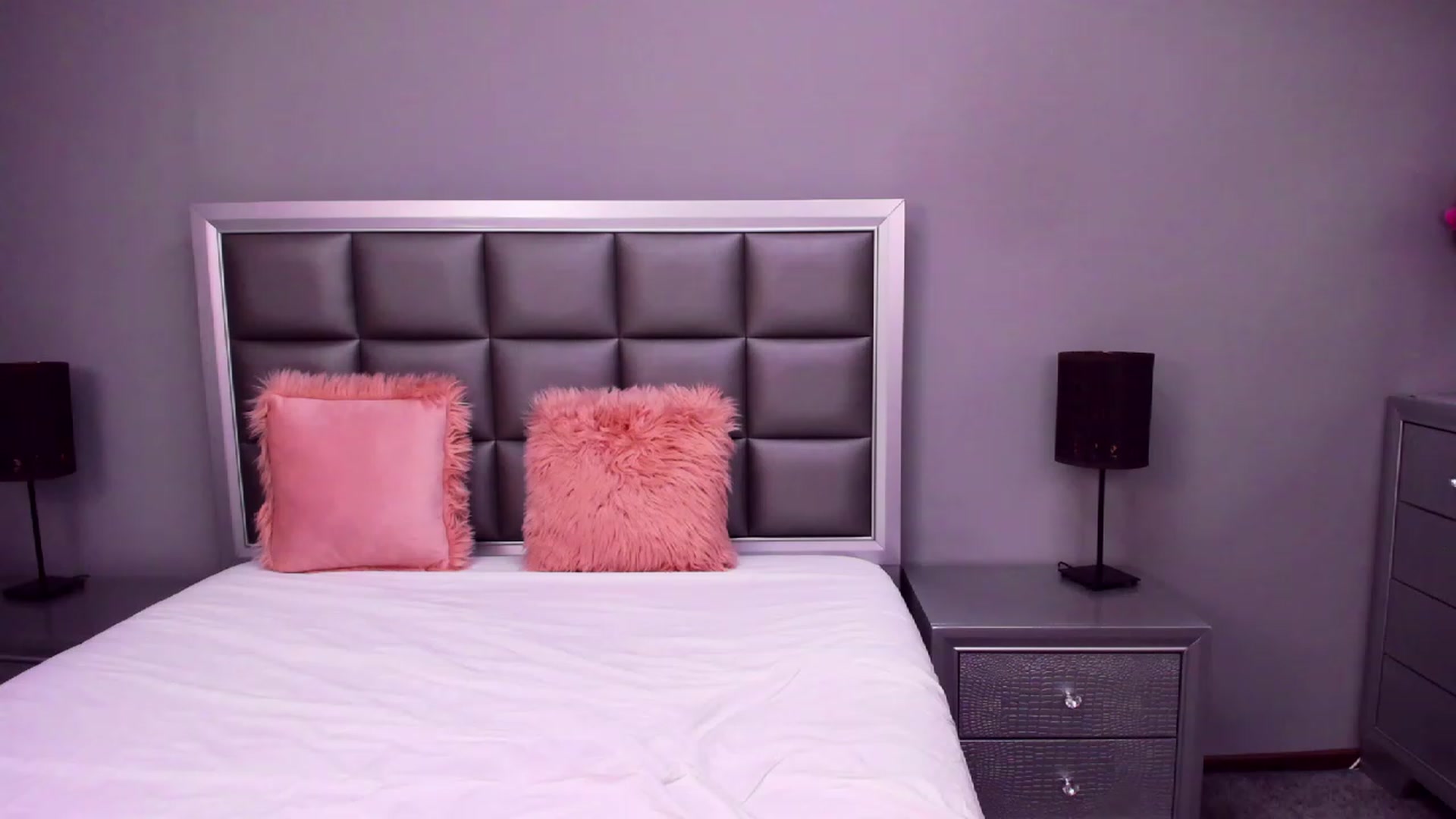 Gallery image thumbnail from HellennSweet1's myfreecams stream on, 06/20/2023, 07:46 image 13 of 20