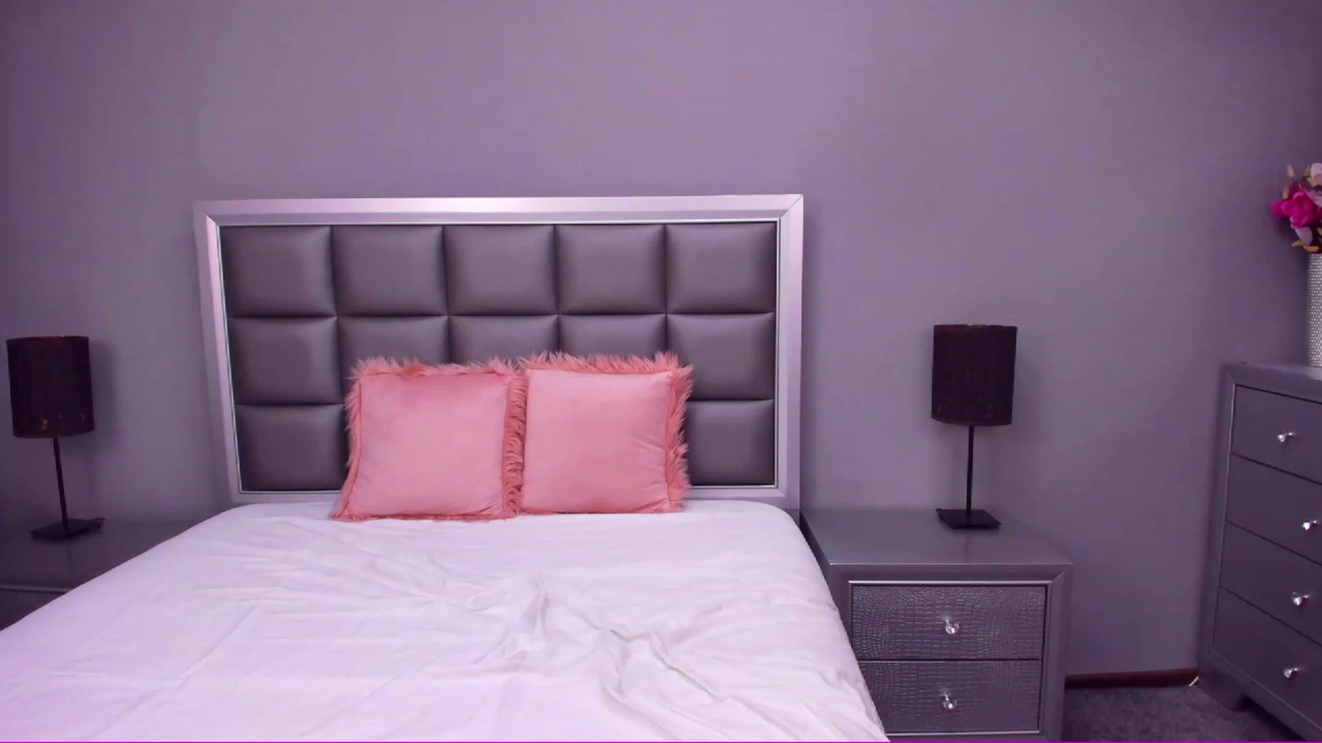Gallery image thumbnail from HellennSweet1's myfreecams stream on, 06/27/2023, 10:09 image 12 of 20