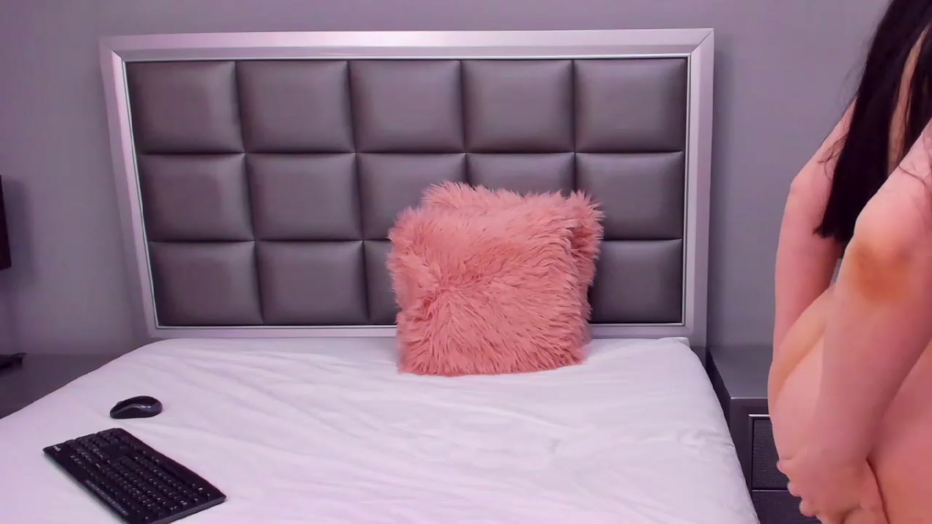 Gallery image thumbnail from HellennSweet1's myfreecams stream on, 06/29/2023, 10:44 image 16 of 20