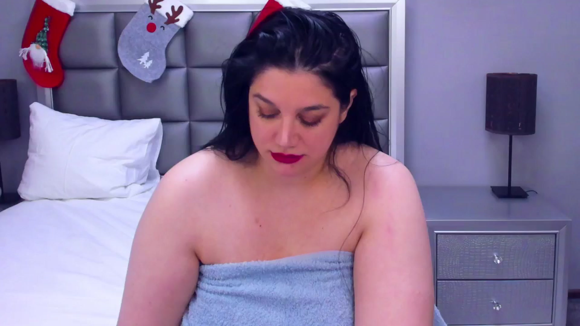 Gallery image thumbnail from HellennSweet1's myfreecams stream on, 12/31/2024, 14:12 image 10 of 20
