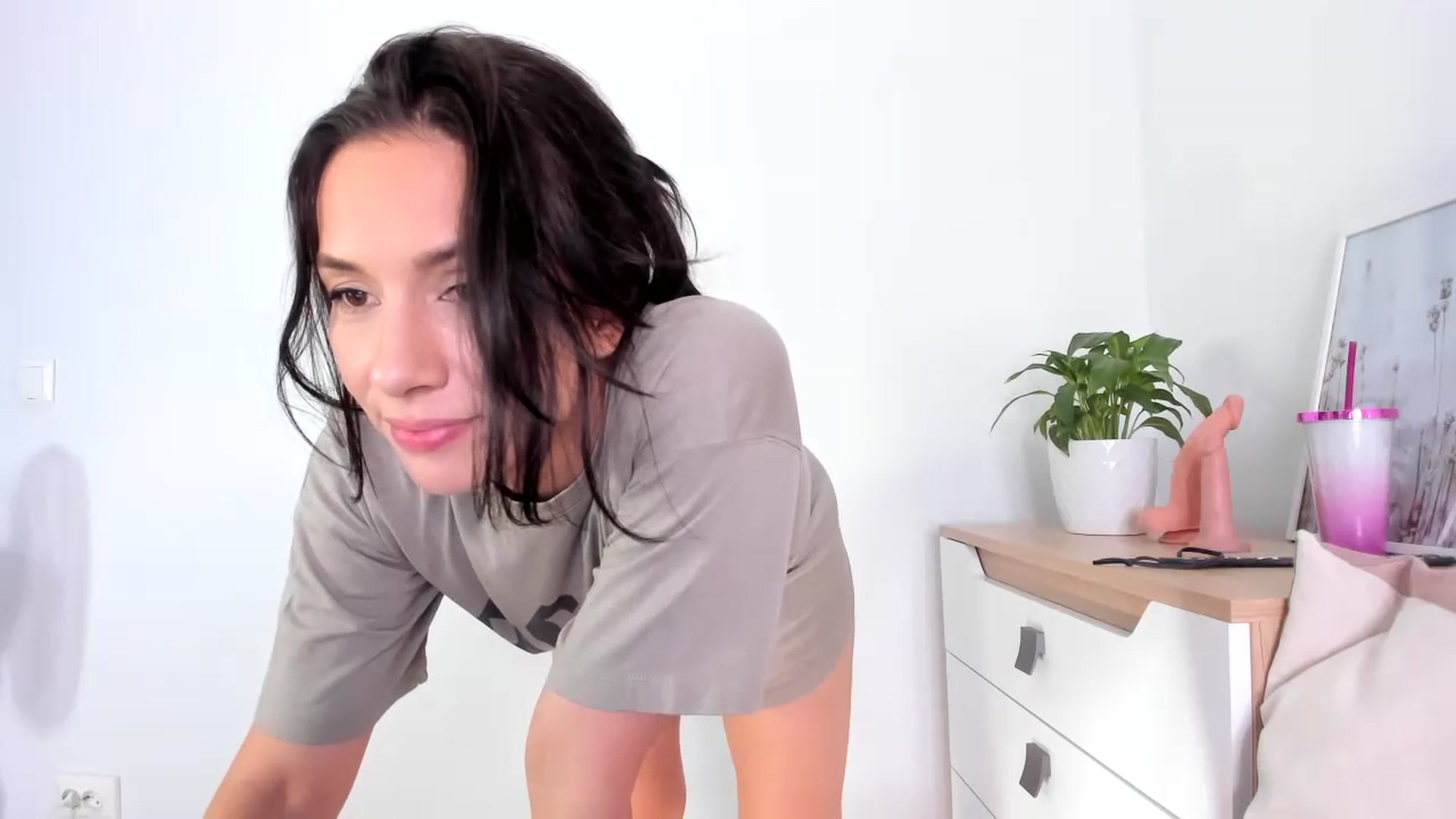 Gallery image thumbnail from HelloAna's myfreecams stream on, 07/16/2023, 21:09 image 7 of 20