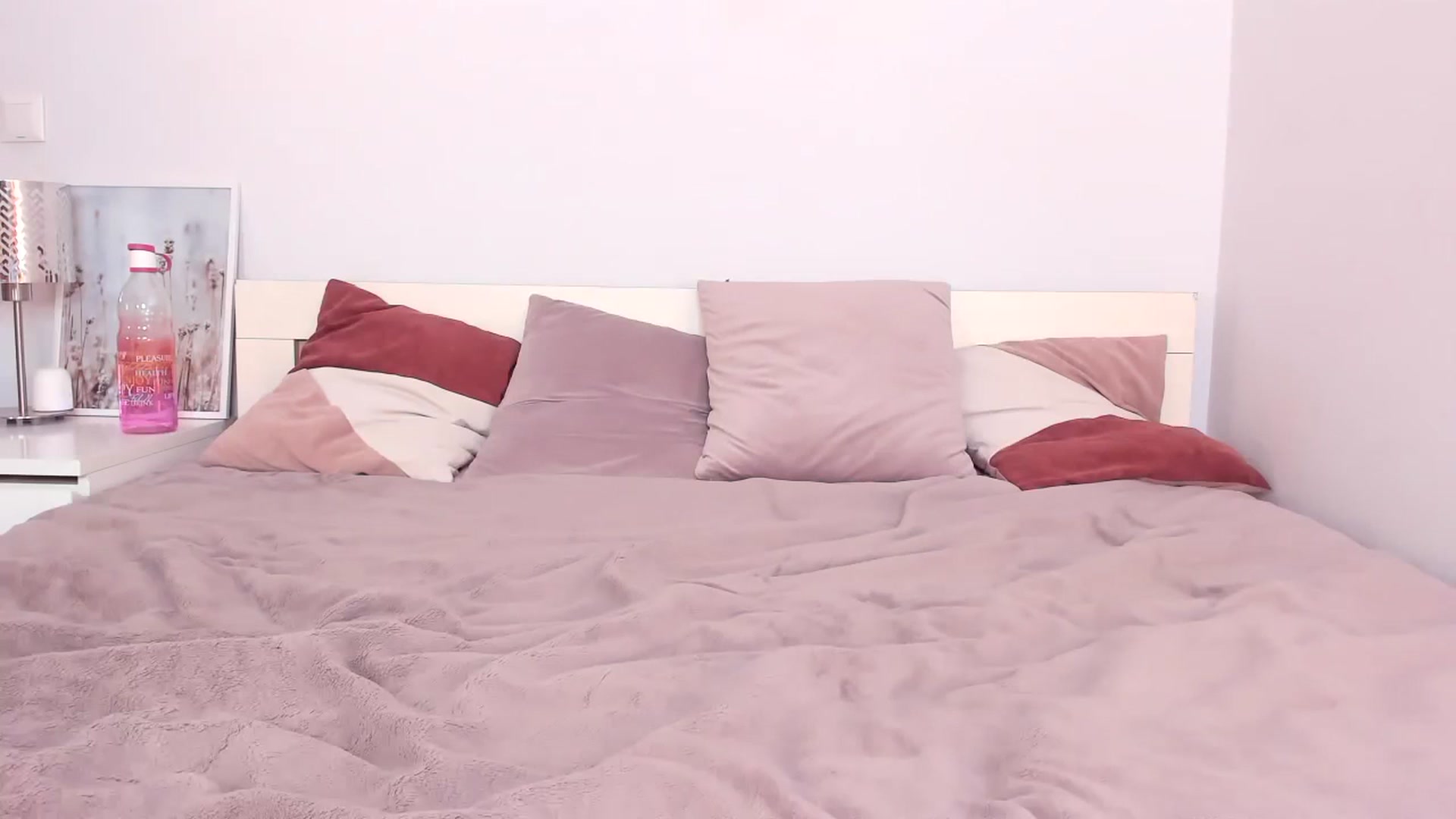 Gallery image thumbnail from HelloAna's myfreecams stream on, 09/15/2023, 18:40 image 13 of 20