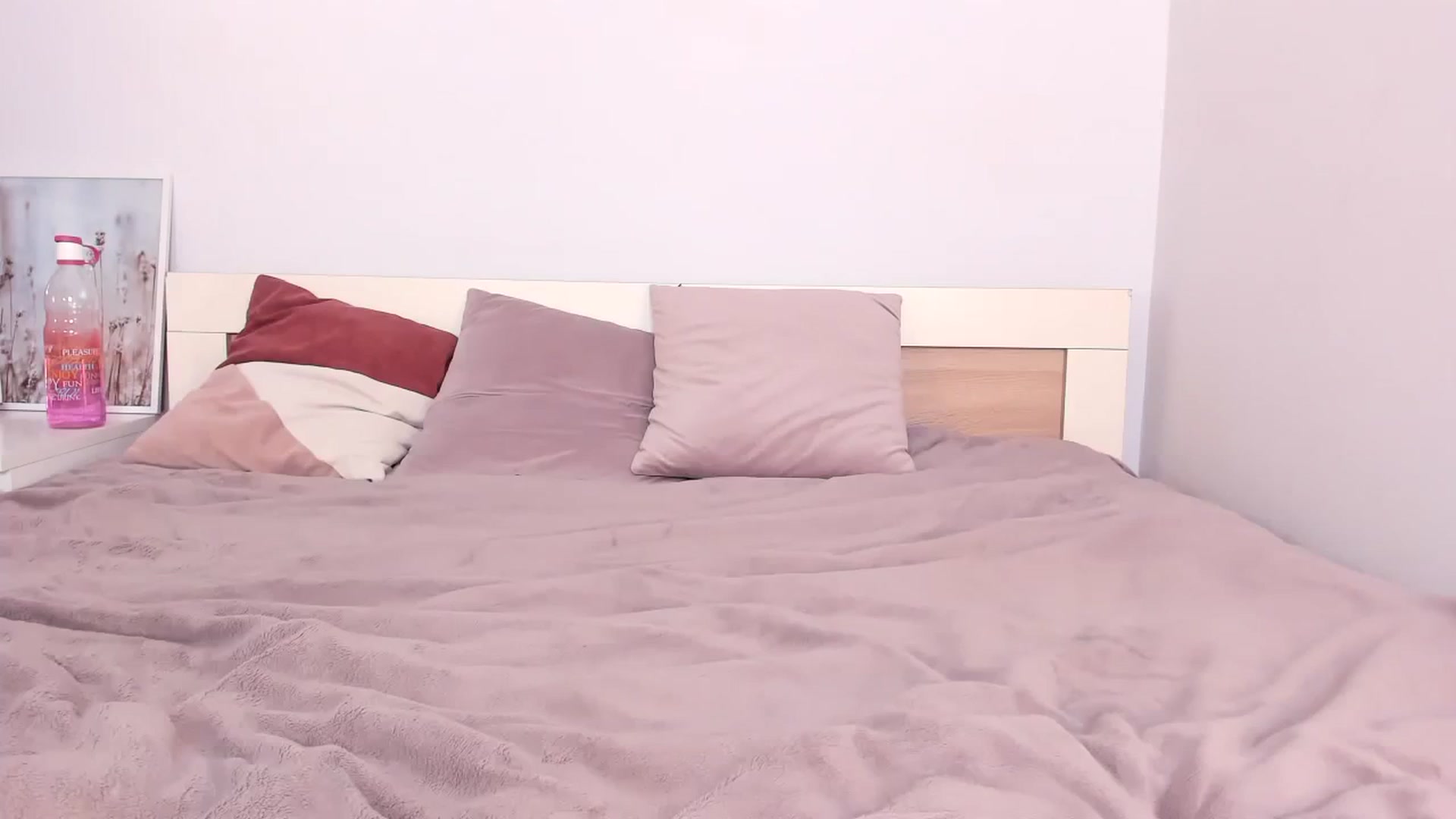 Gallery image thumbnail from HelloAna's myfreecams stream on, 09/15/2023, 18:40 image 20 of 20