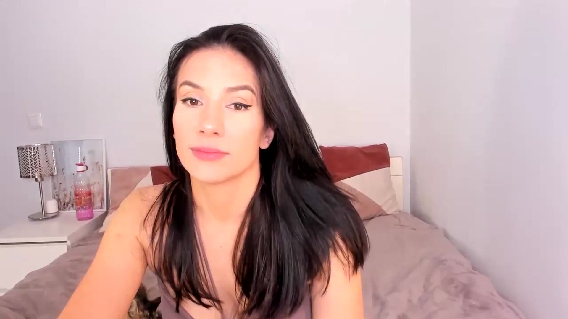 Gallery image thumbnail from HelloAna's myfreecams stream on, 09/23/2023, 17:12 image 4 of 20