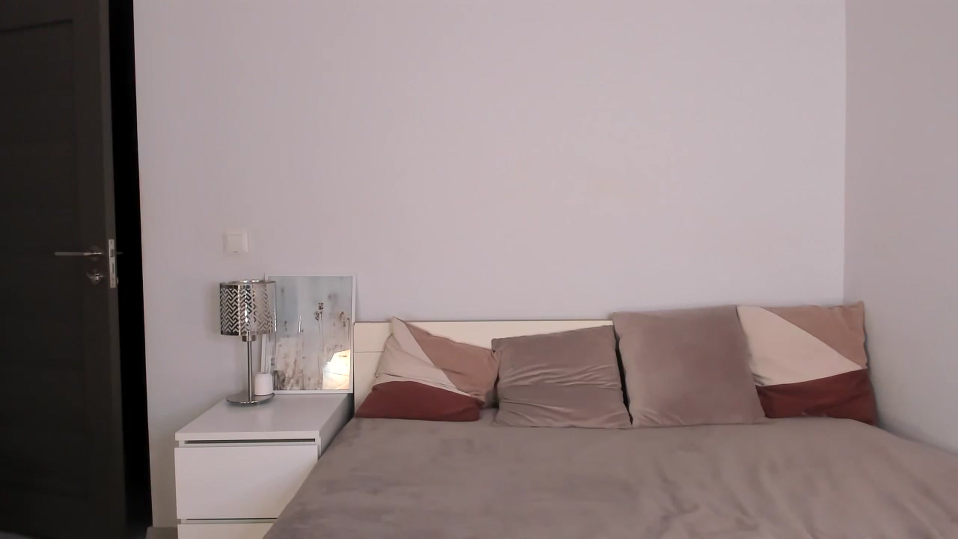 Gallery image thumbnail from HelloAna's myfreecams stream on, 09/24/2023, 17:46 image 8 of 20