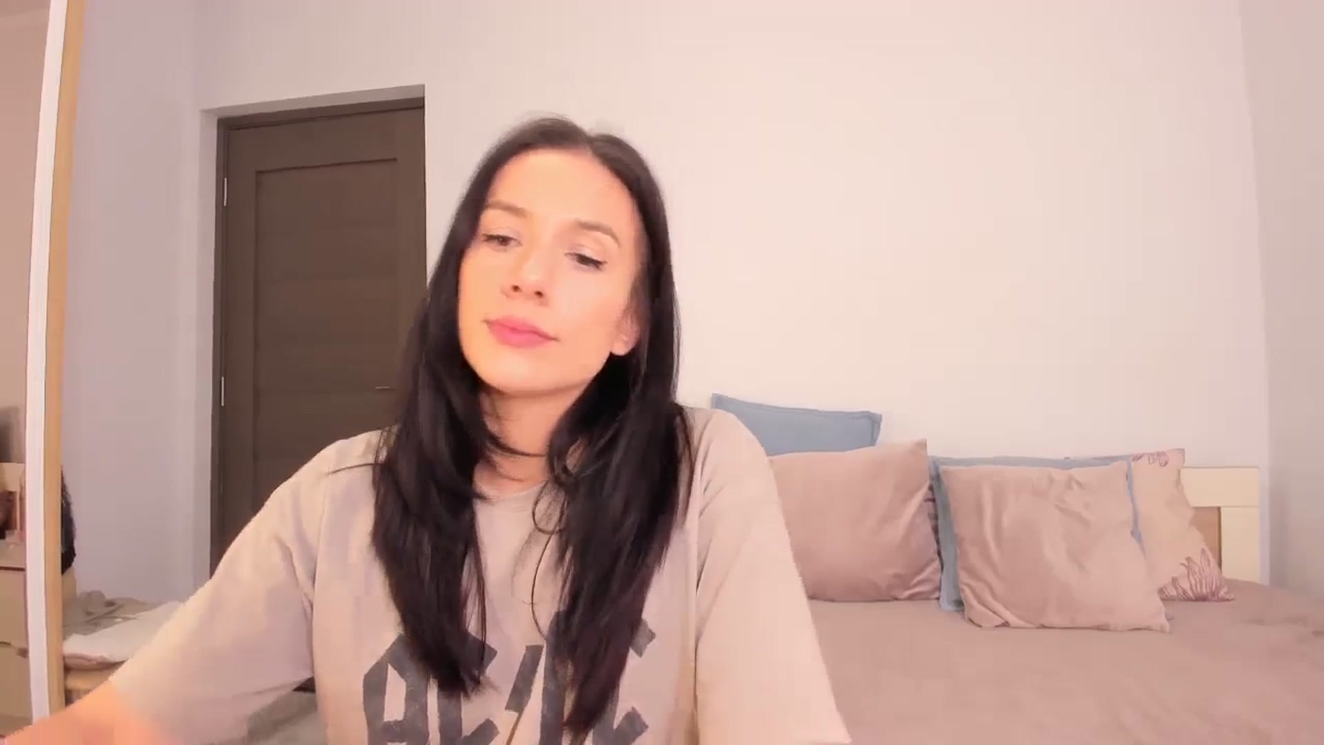 Gallery image thumbnail from HelloAna's myfreecams stream on, 11/12/2023, 20:04 image 15 of 20