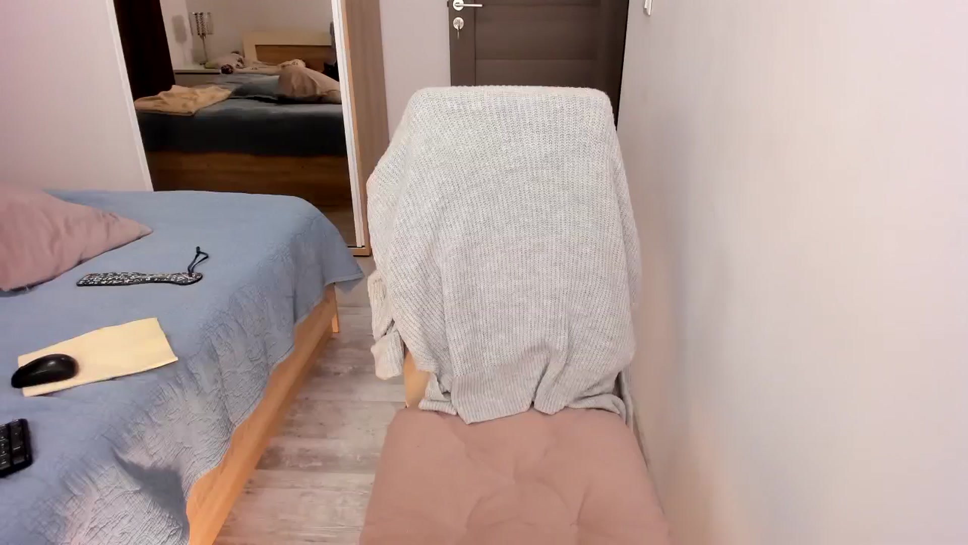 Gallery image thumbnail from HelloAna's myfreecams stream on, 12/09/2023, 22:00 image 16 of 20