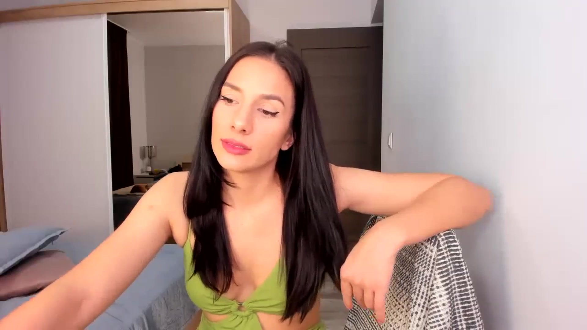 Gallery image thumbnail from HelloAna's myfreecams stream on, 12/11/2023, 19:50 image 5 of 20