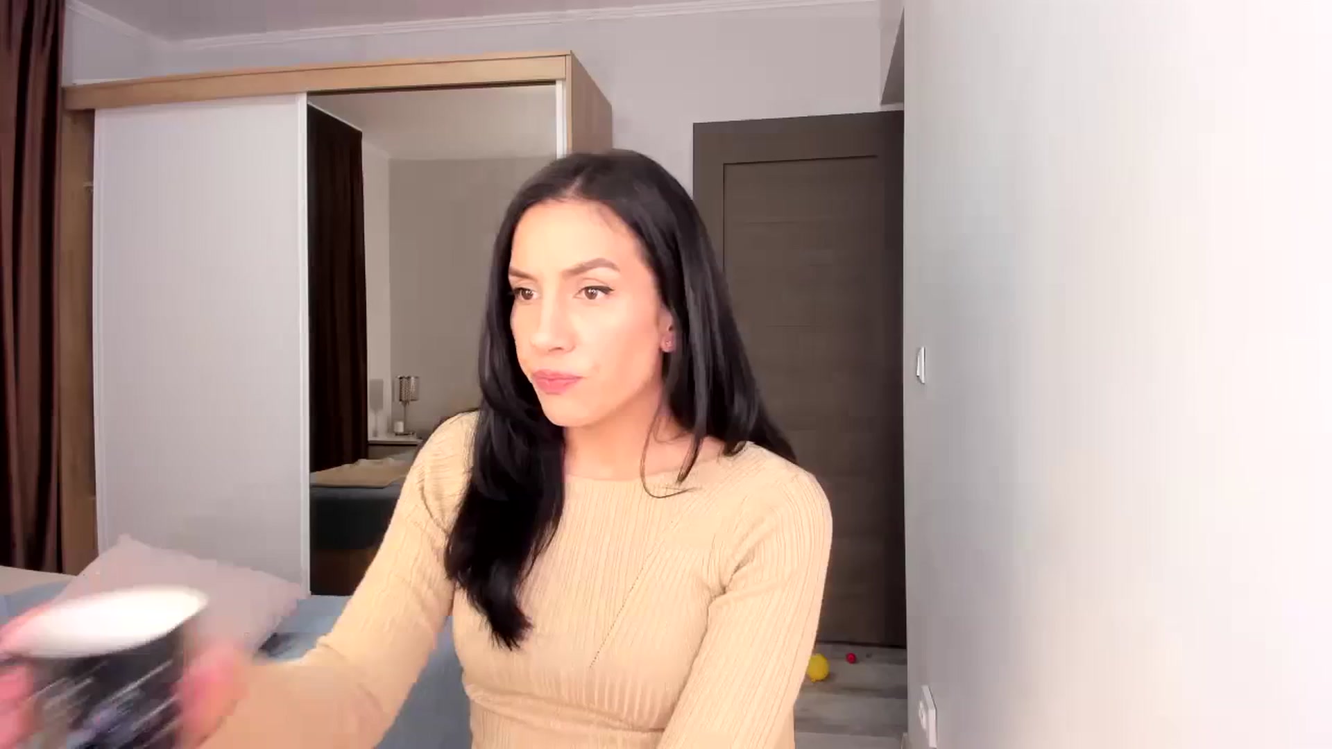 Gallery image thumbnail from HelloAna's myfreecams stream on, 12/30/2023, 20:46 image 1 of 20