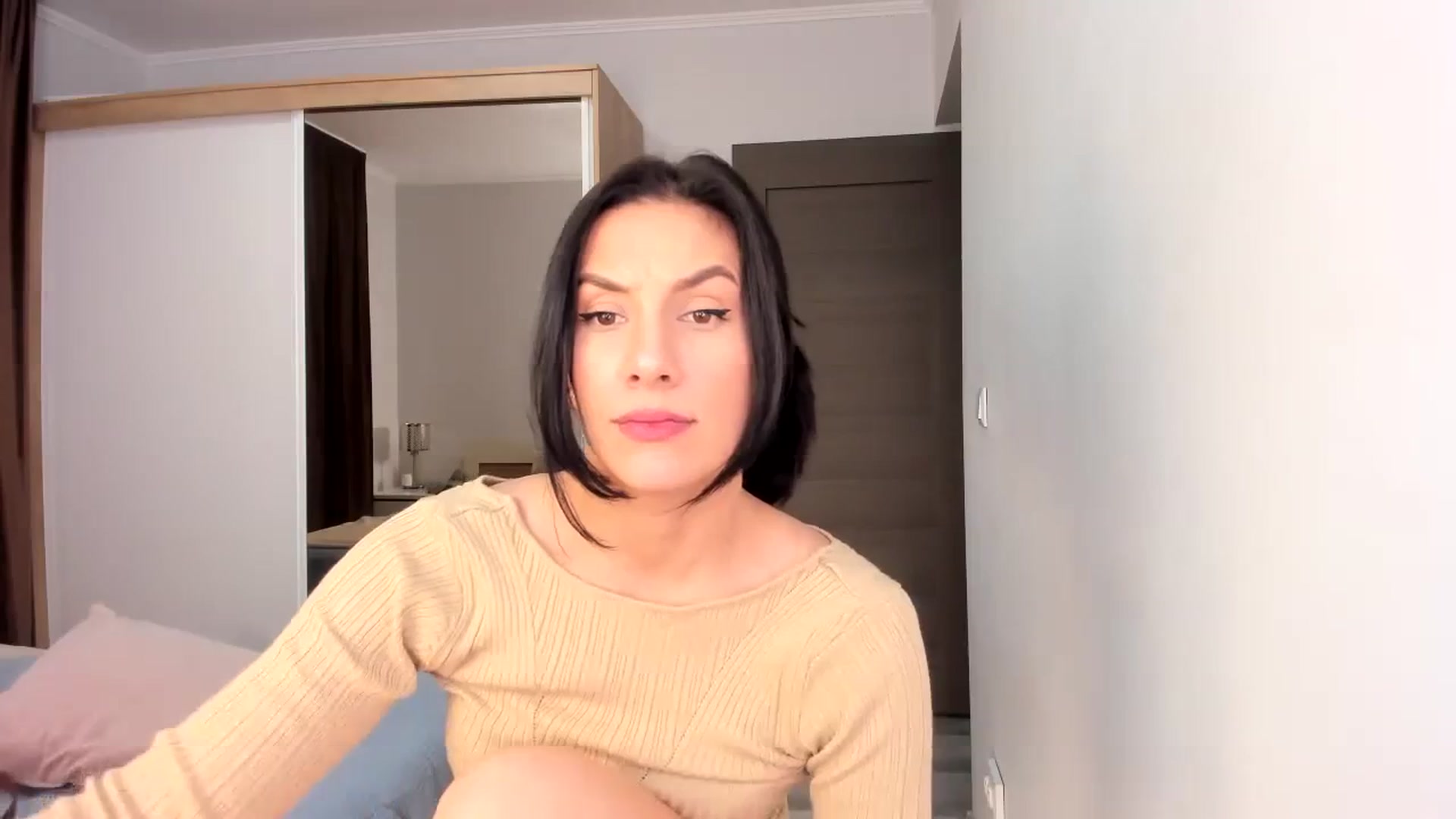 Gallery image thumbnail from HelloAna's myfreecams stream on, 12/30/2023, 21:49 image 4 of 20