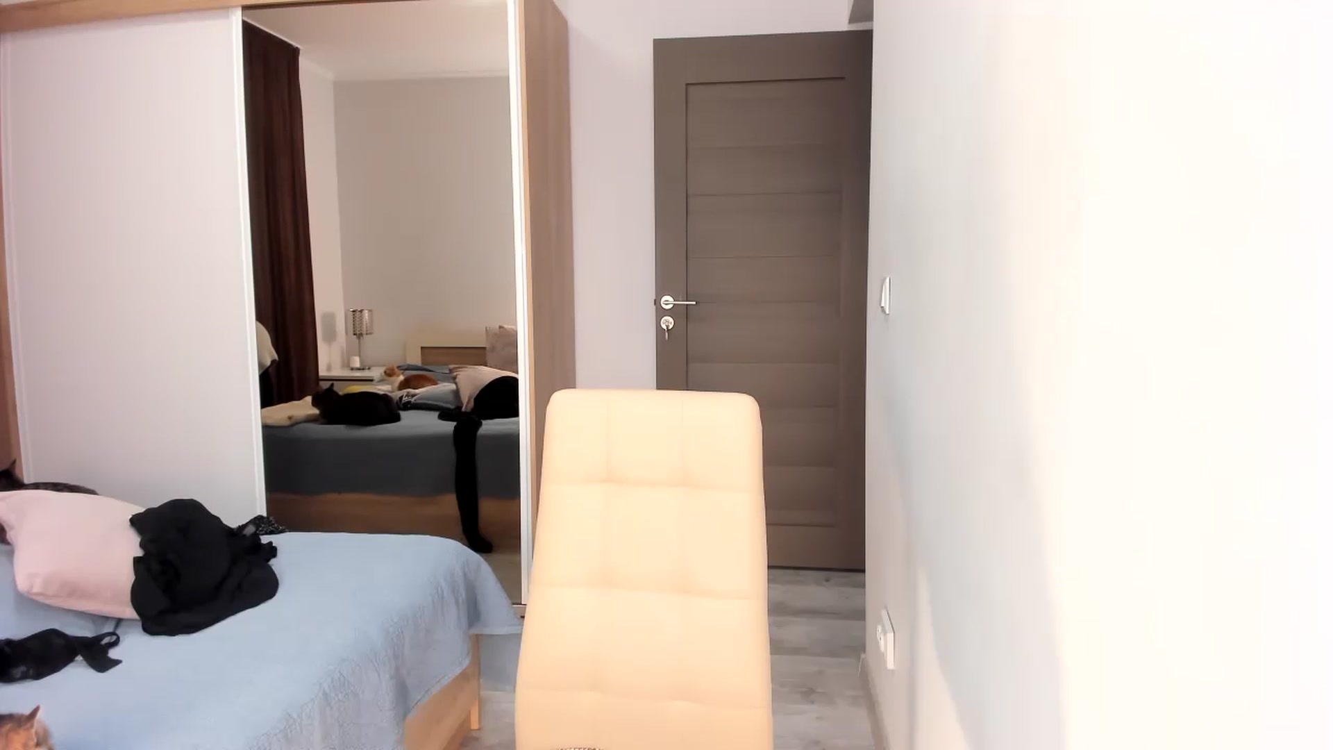 Gallery image thumbnail from HelloAna's myfreecams stream on, 12/31/2023, 22:30 image 12 of 20