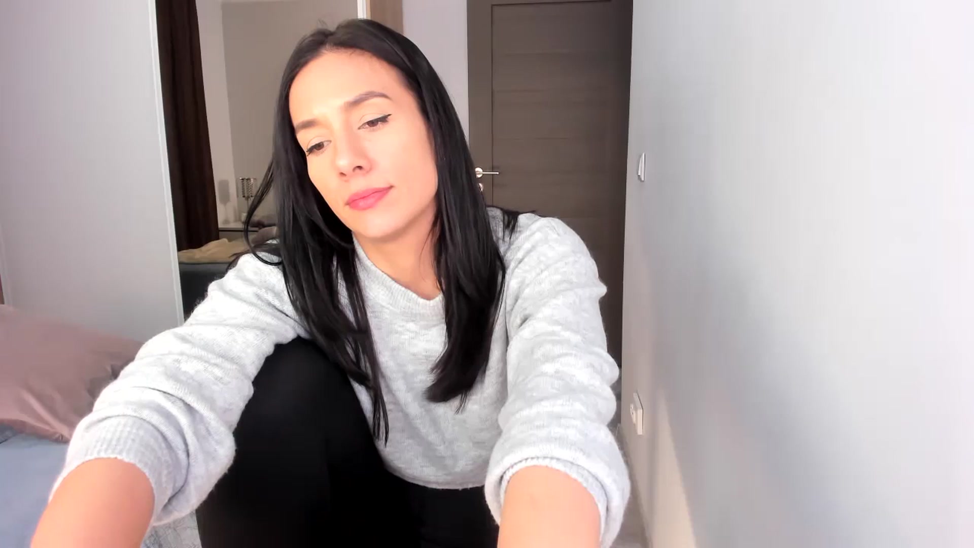 Gallery image thumbnail from HelloAna's myfreecams stream on, 01/01/2024, 20:47 image 19 of 20
