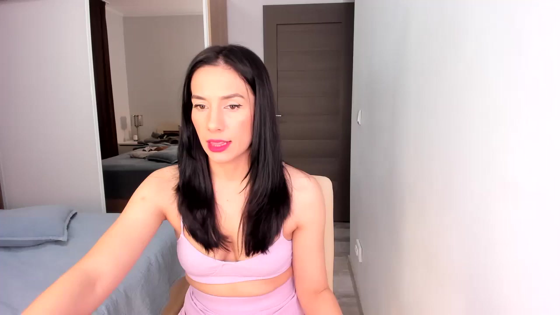 Gallery image thumbnail from HelloAna's myfreecams stream on, 01/03/2024, 20:24 image 1 of 20