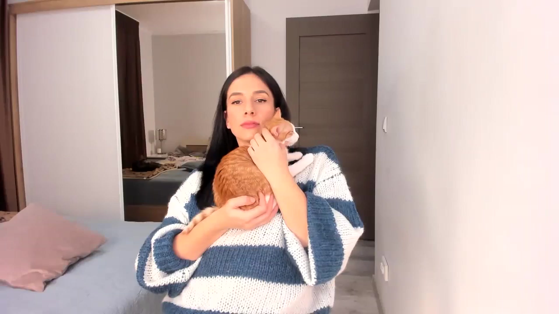 Gallery image thumbnail from HelloAna's myfreecams stream on, 01/15/2024, 18:40 image 7 of 20