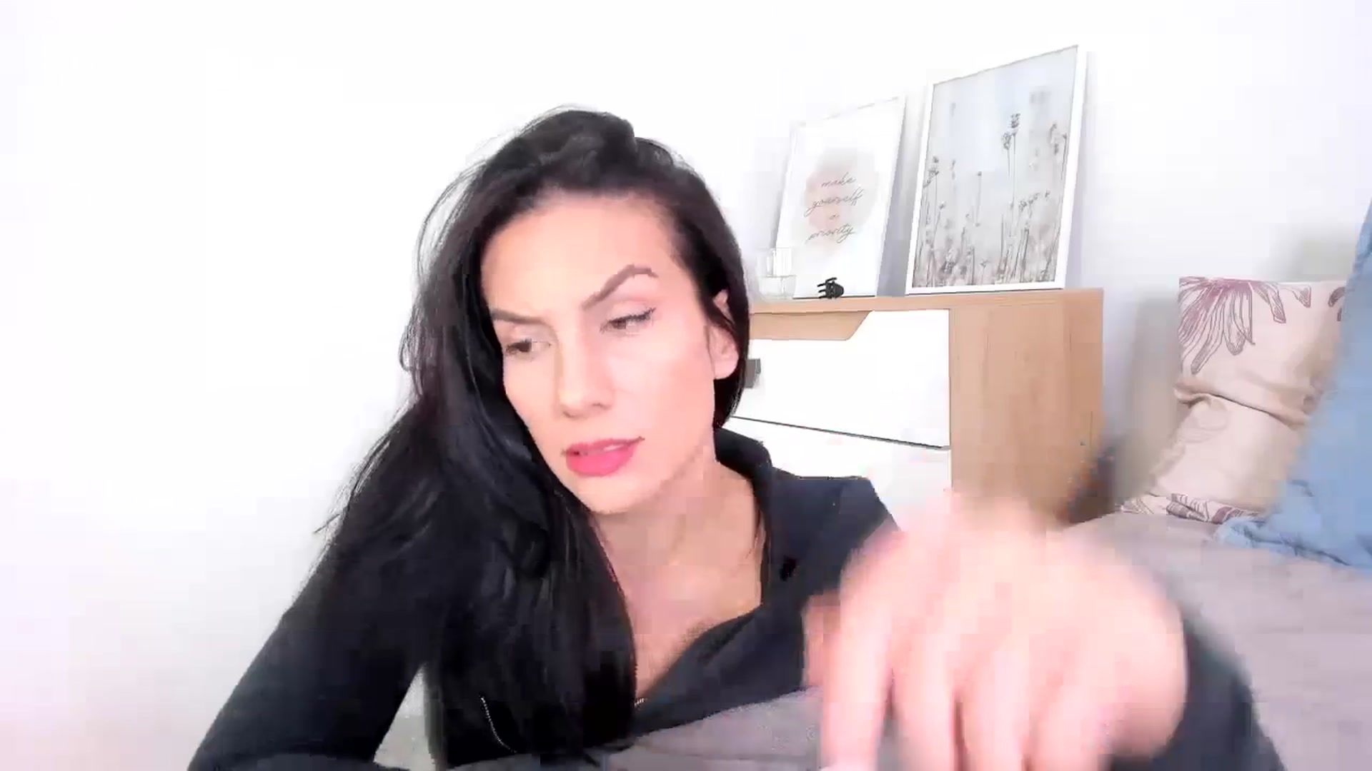 Gallery image thumbnail from HelloAna's myfreecams stream on, 01/27/2024, 21:11 image 7 of 20