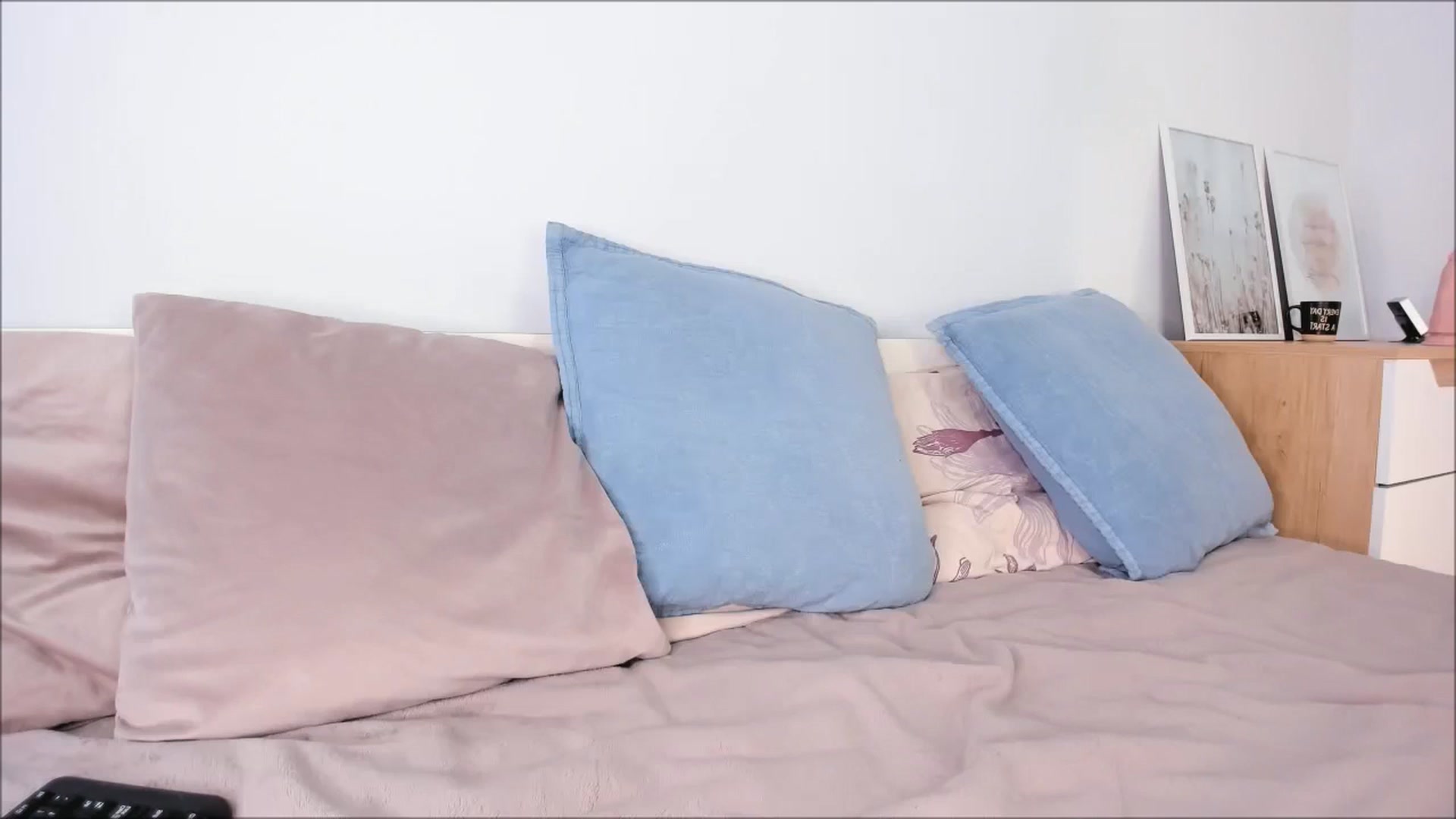 Gallery image thumbnail from HelloAna's myfreecams stream on, 01/29/2024, 19:52 image 20 of 20